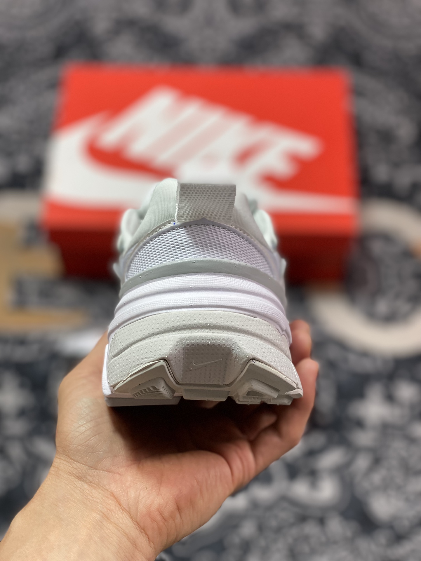 200 耐克Nike Wmns V2K Runtekk Low"Metallic Silver"复古慢跑鞋“金属银白”FD0736-104