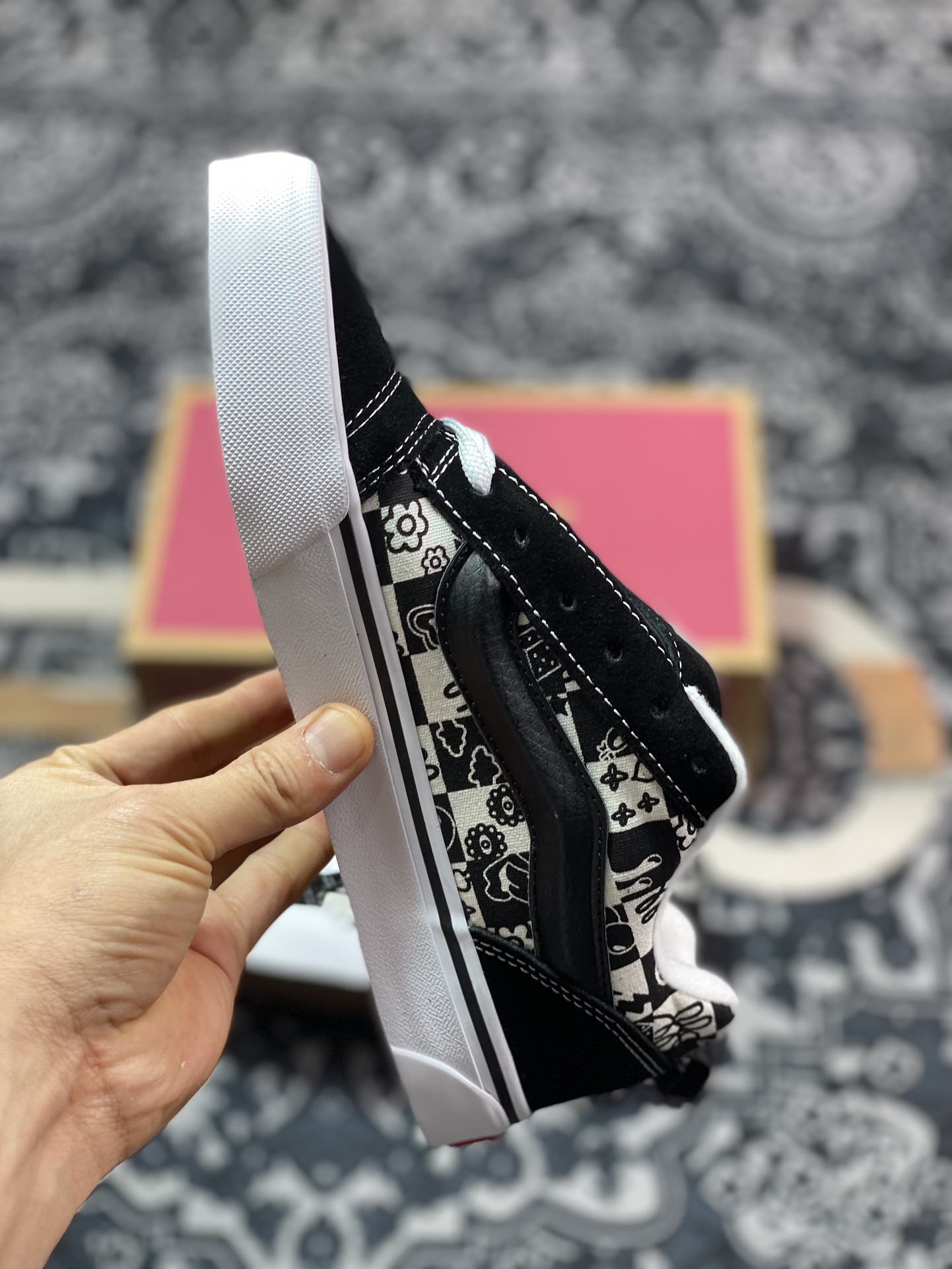 150 真标 Vans Classics Knu Skool 黑白棋盘涂鸦