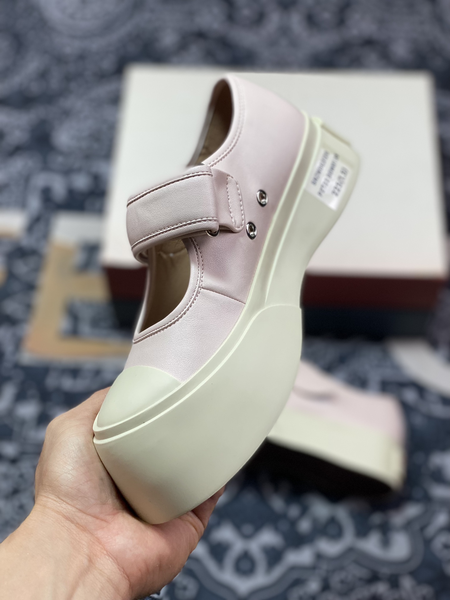 260 意大利奢侈品品牌-玛尼·Marni Pablo Leather Mary Jane Sneaker 板鞋“魔术贴浅粉奶白红LOGO”SNZW003120F118006