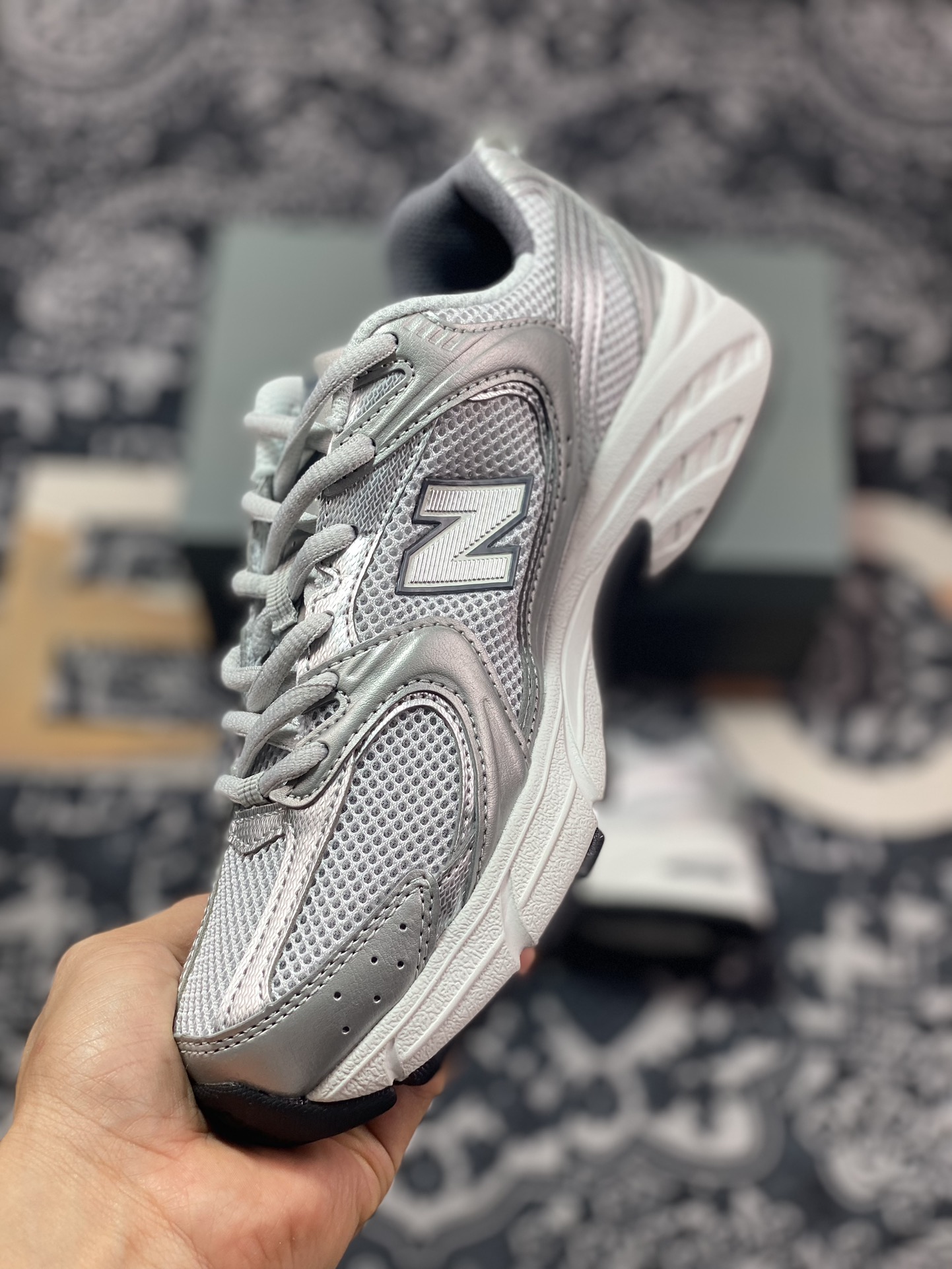 200 新百伦New Balance MR530系列低帮复古老爹风休闲运动跑步鞋“深灰银”MR530LG