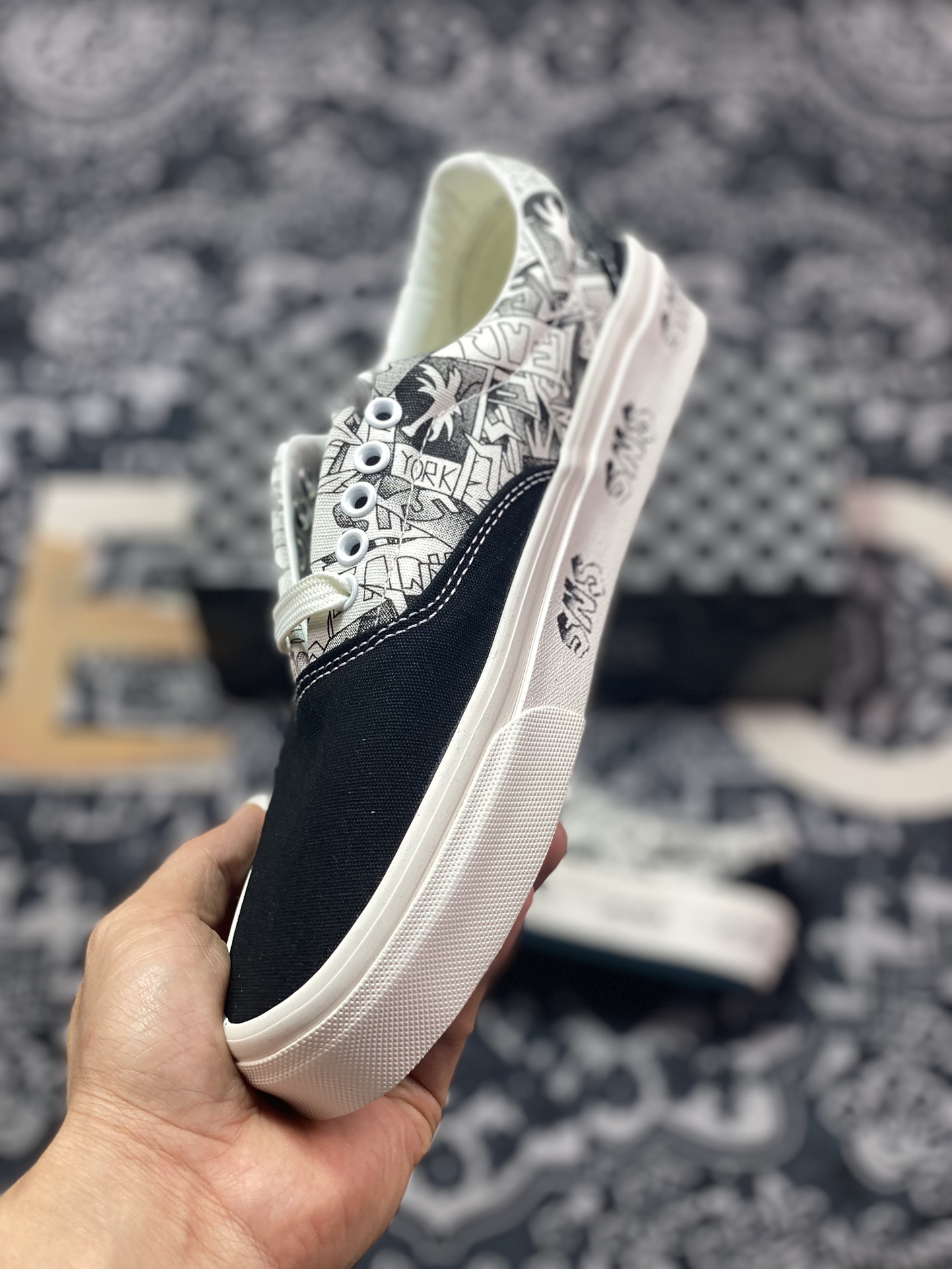 A2140 真标Sneakersntuff LA x Vans 涂鸦 最新安娜联名系列鞋款发布