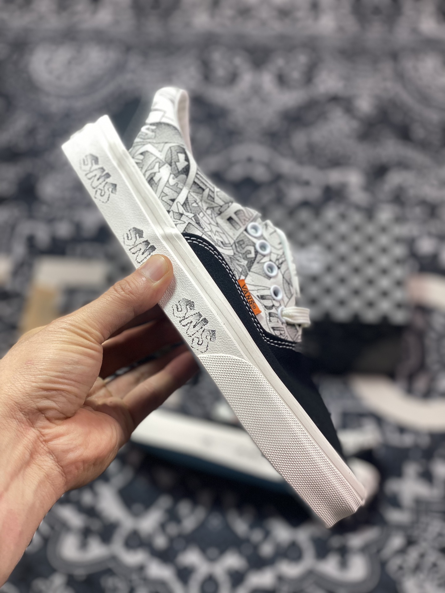 A2140 真标Sneakersntuff LA x Vans 涂鸦 最新安娜联名系列鞋款发布