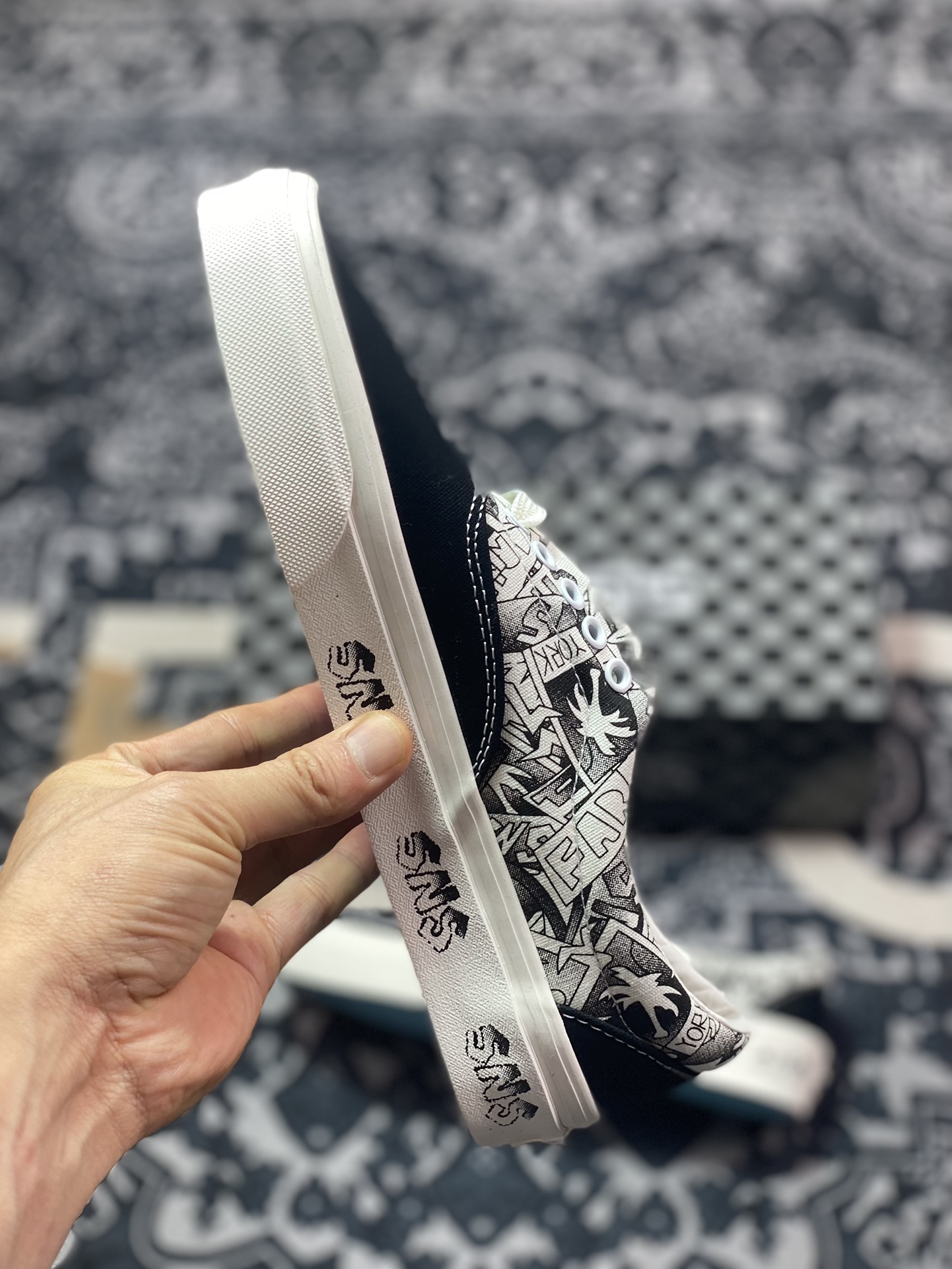 A2140 真标Sneakersntuff LA x Vans 涂鸦 最新安娜联名系列鞋款发布