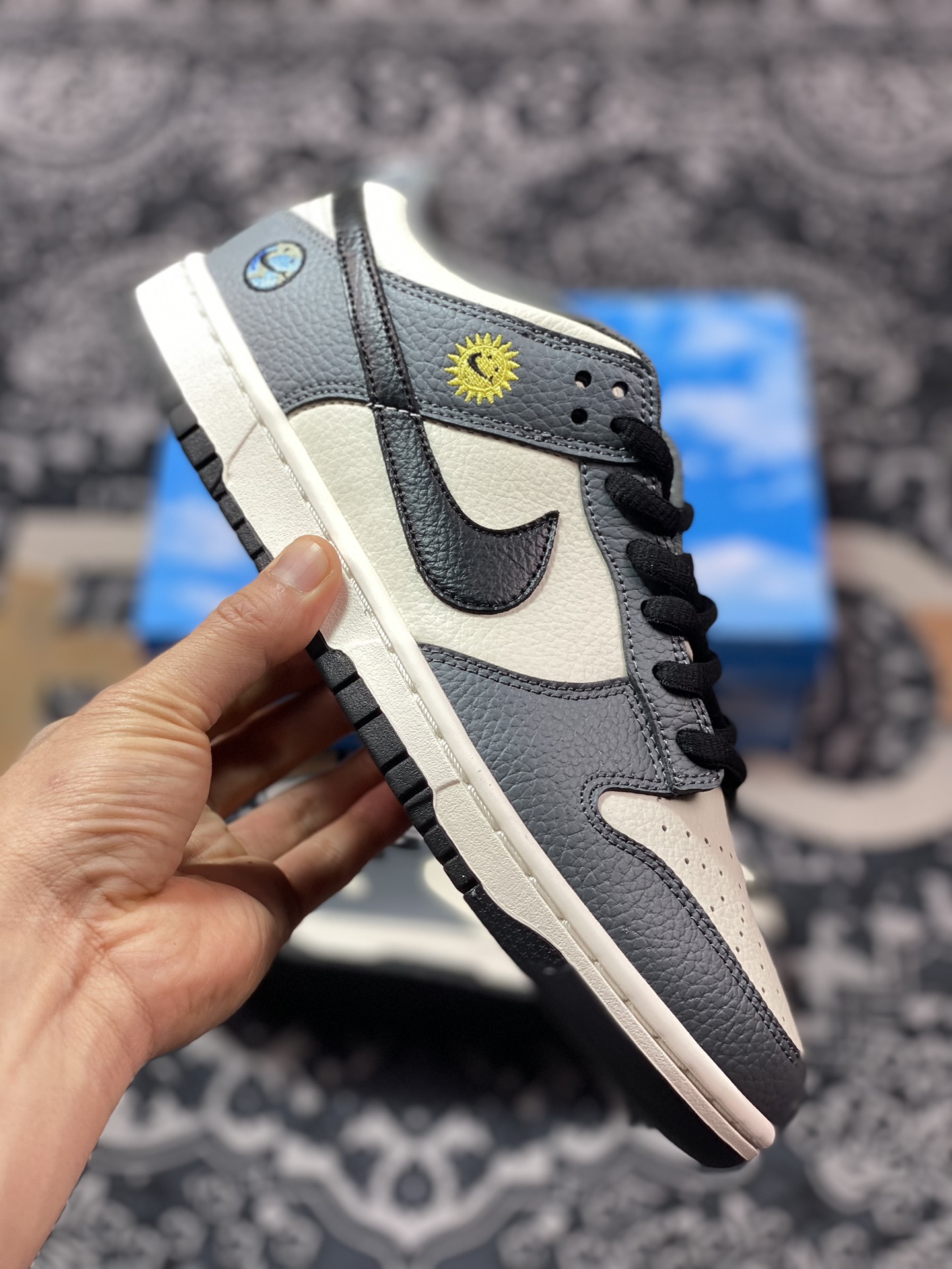 280 Nike SB Dunk Low NH"Sun Club"扣篮系列低帮板鞋“深灰米白黑笑脸太阳地球刺绣”BB1609-116