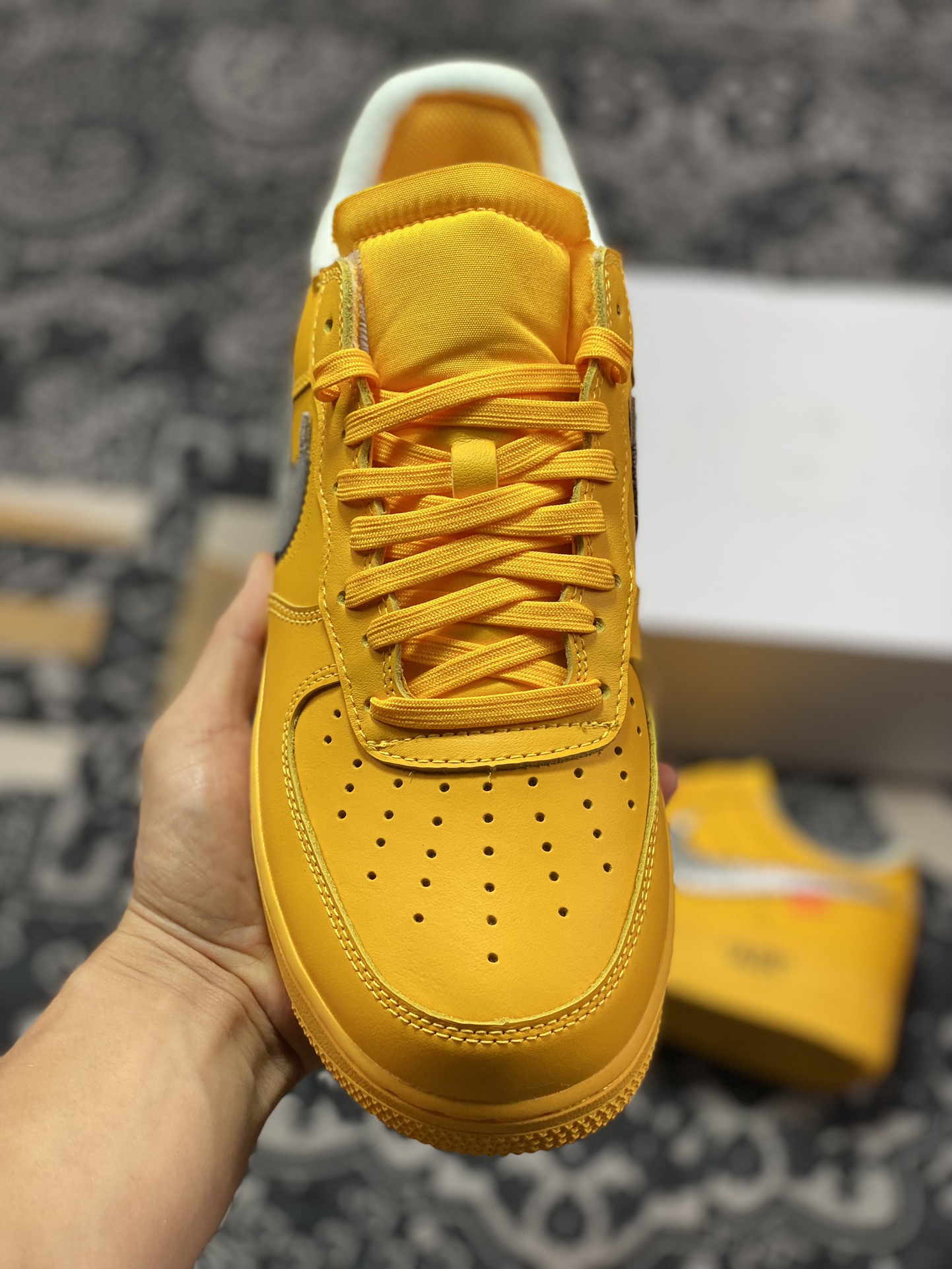 320 MoMA x Off-White x Nike Air Force 1'07 Low"MCA University Yellow"空军一号板鞋“OW黄银绑绳”DD1876-700