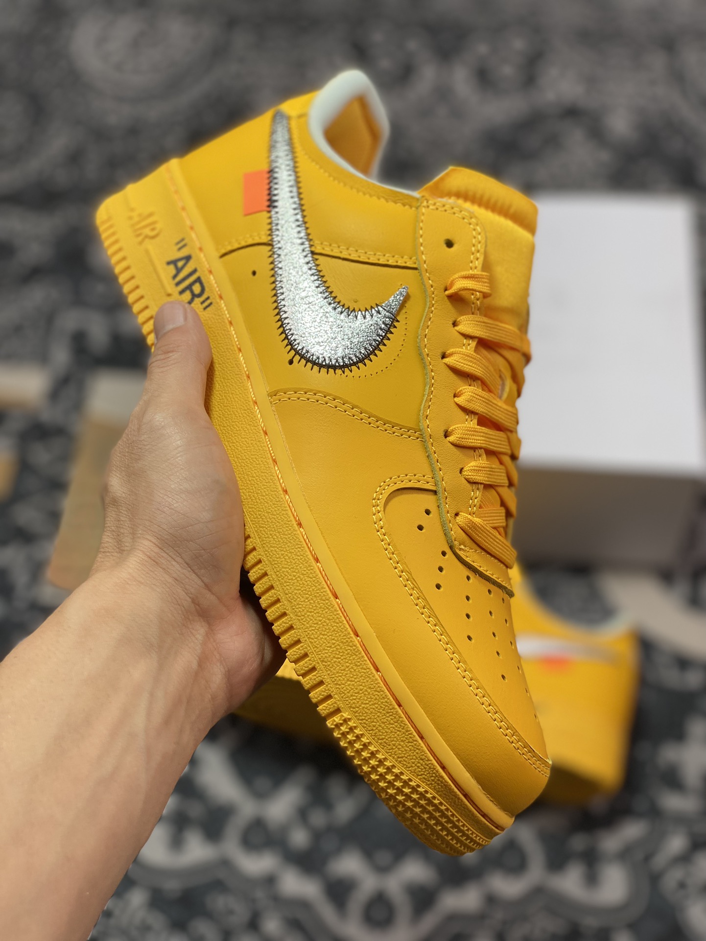 320 MoMA x Off-White x Nike Air Force 1’07 Low”MCA University Yellow”空军一号板鞋“OW黄银绑绳”DD1876-700