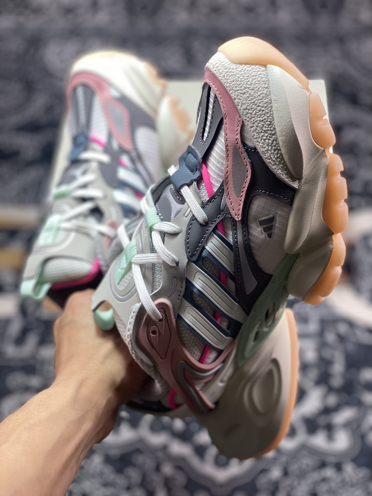 260 阿迪达斯Adidas XLG Runner Deluxe 跑步者豪华版系列低帮慢跑鞋“米白桃粉玉绿”IH7797