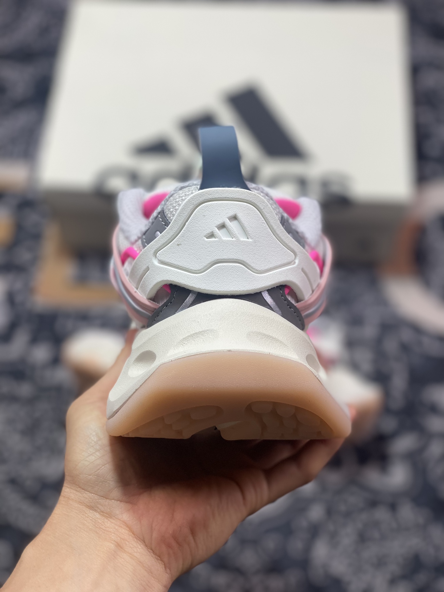 260 阿迪达斯Adidas XLG Runner Deluxe 跑步者豪华版系列低帮慢跑鞋“米白桃粉玉绿”IH7797