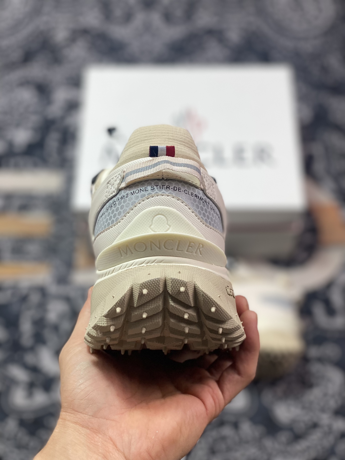 470  Moncler Trailgrip Gore-Tex 越野旅行系列低帮运动鞋“米白卡其沙黄”J109A4M00110M424924I