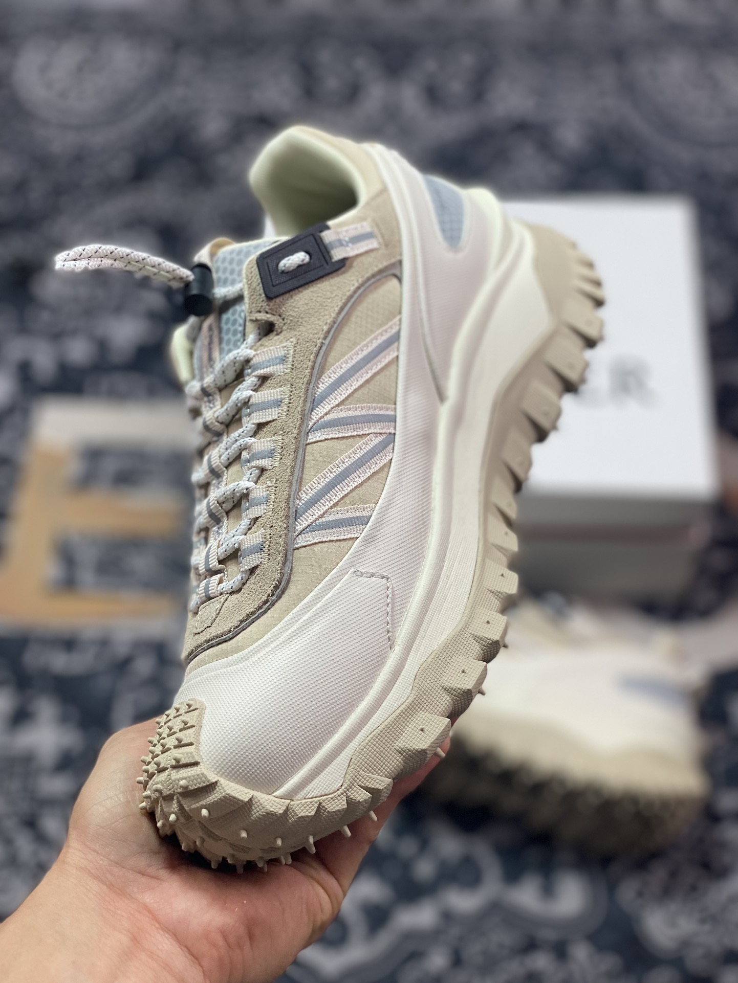 470  Moncler Trailgrip Gore-Tex 越野旅行系列低帮运动鞋“米白卡其沙黄”J109A4M00110M424924I