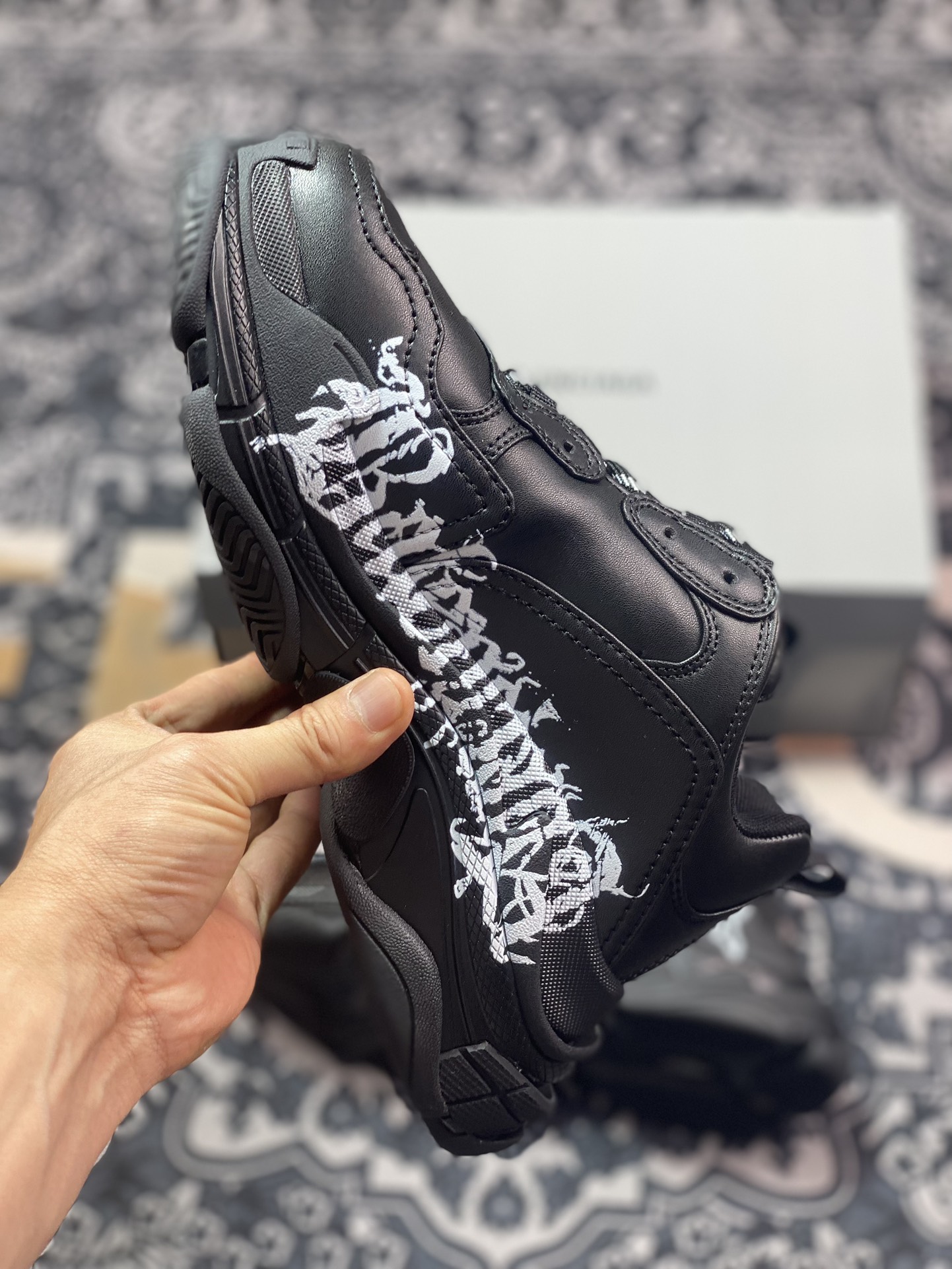 380 巴黎世家Balenciaga Triple S Trainers Sneaker"Black/White/LOGO"三倍运动鞋“黑白涂鸦LOGO”524039 W2FAY 9017