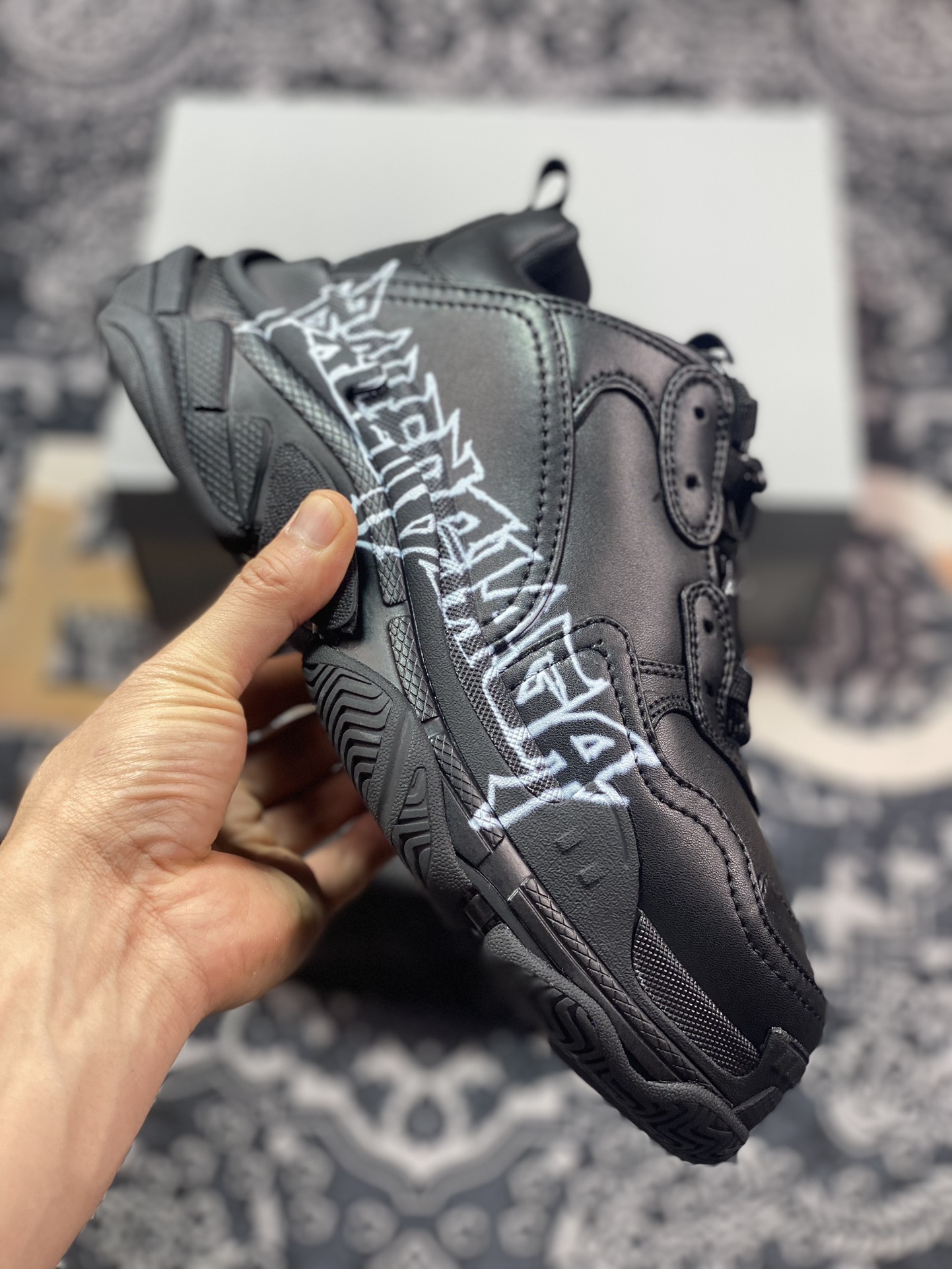 380 巴黎世家Balenciaga Triple S Trainers Sneaker"Black/White/LOGO"三倍运动鞋“黑白涂鸦LOGO”524039 W2FAY 9017