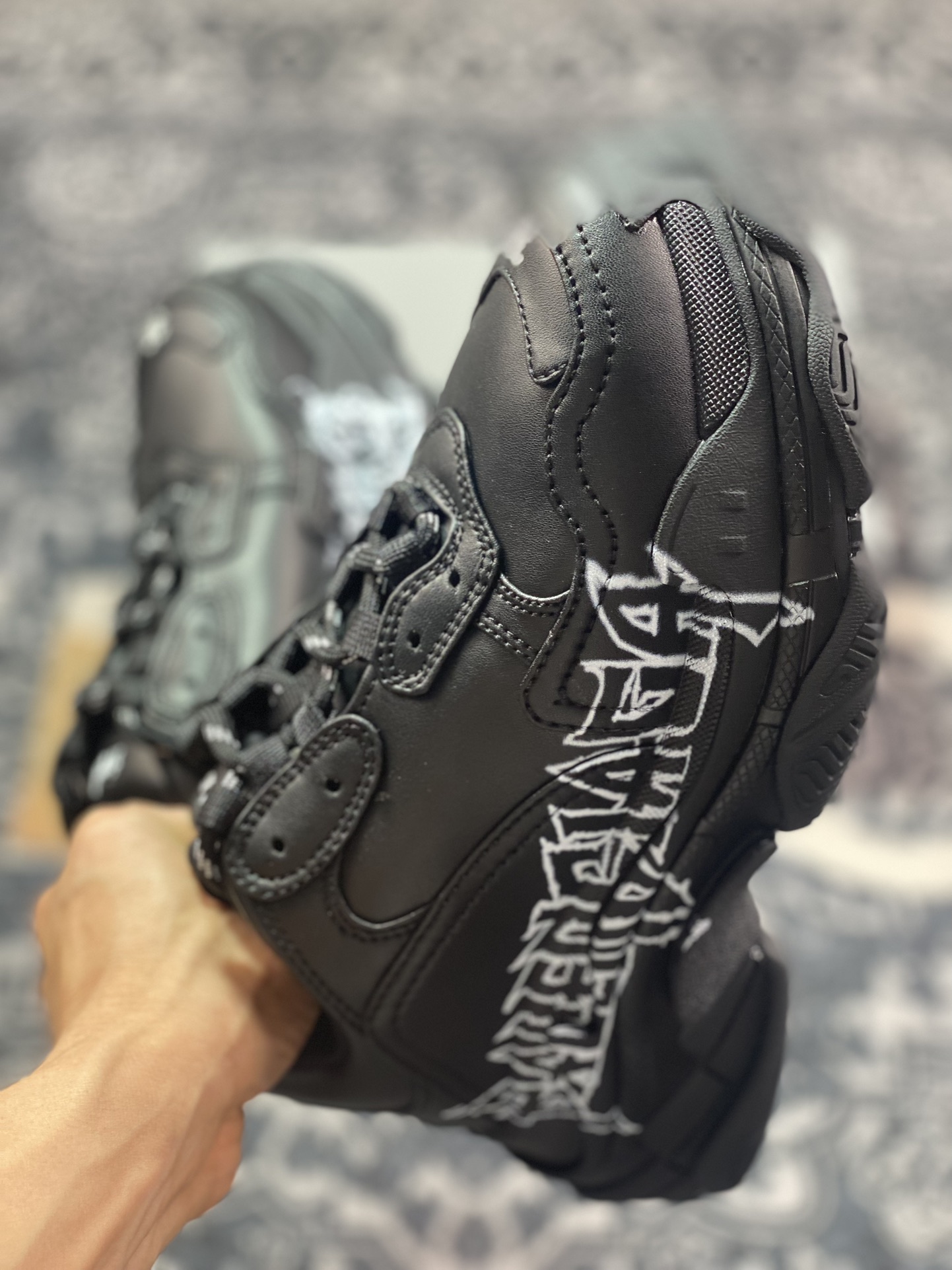 380 巴黎世家Balenciaga Triple S Trainers Sneaker"Black/White/LOGO"三倍运动鞋“黑白涂鸦LOGO”524039 W2FAY 9017