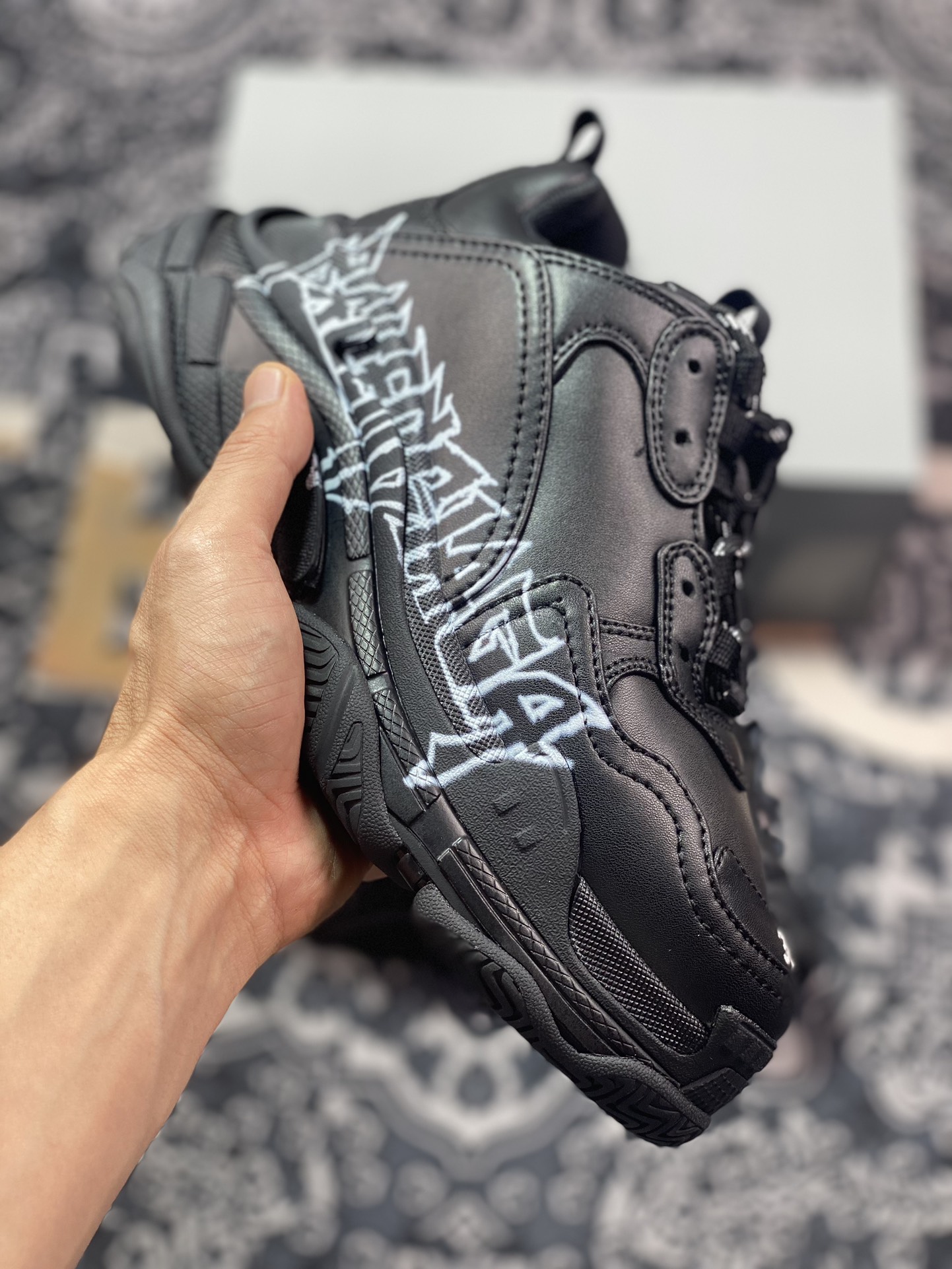 380 巴黎世家Balenciaga Triple S Trainers Sneaker”Black/White/LOGO”三倍运动鞋“黑白涂鸦LOGO”524039 W2FAY 9017