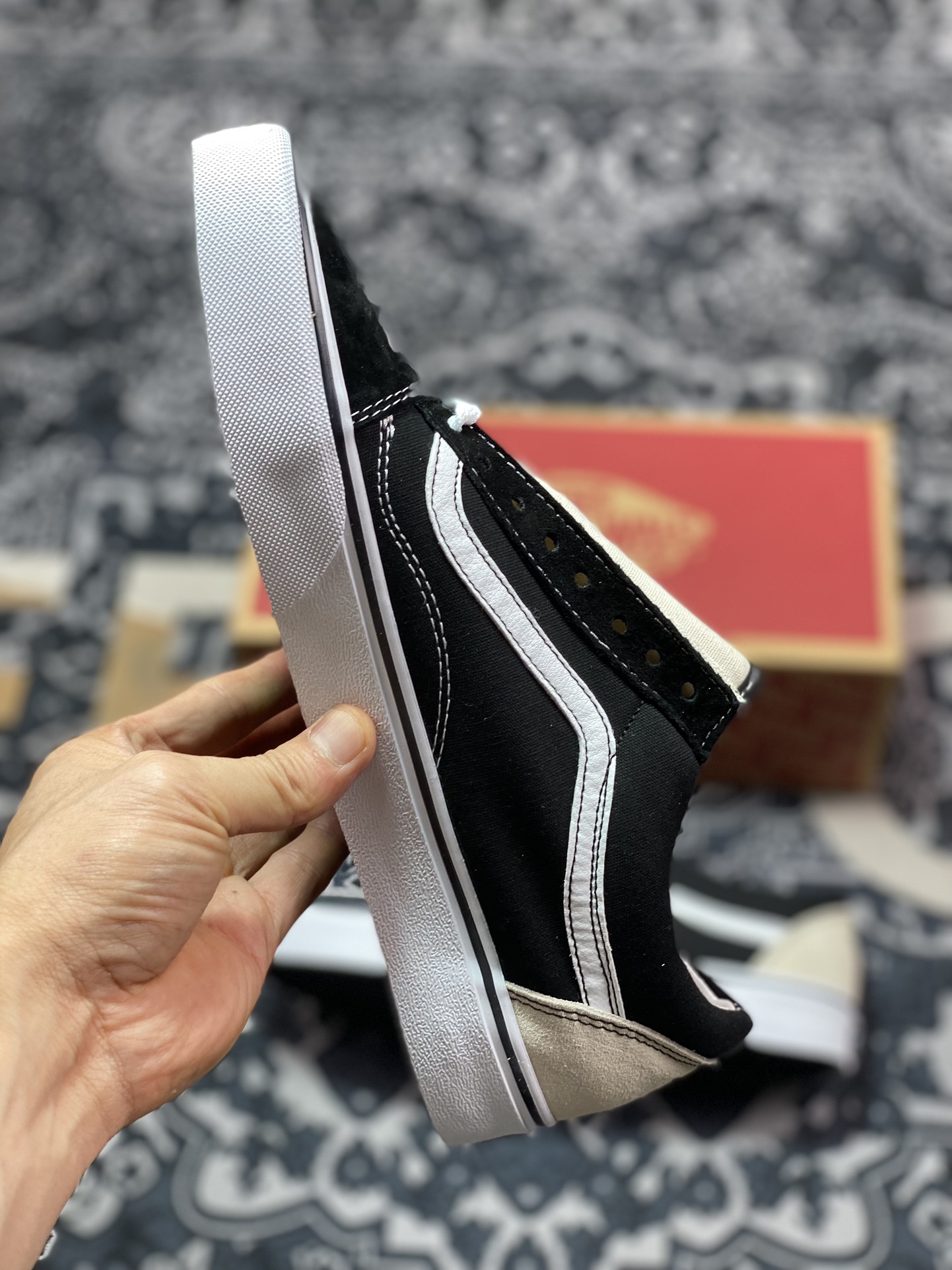 160  Vans Buzz Old Skool 和平鸽 经典黑白帆布拼接低帮运动板鞋 VN000CR5BPB1