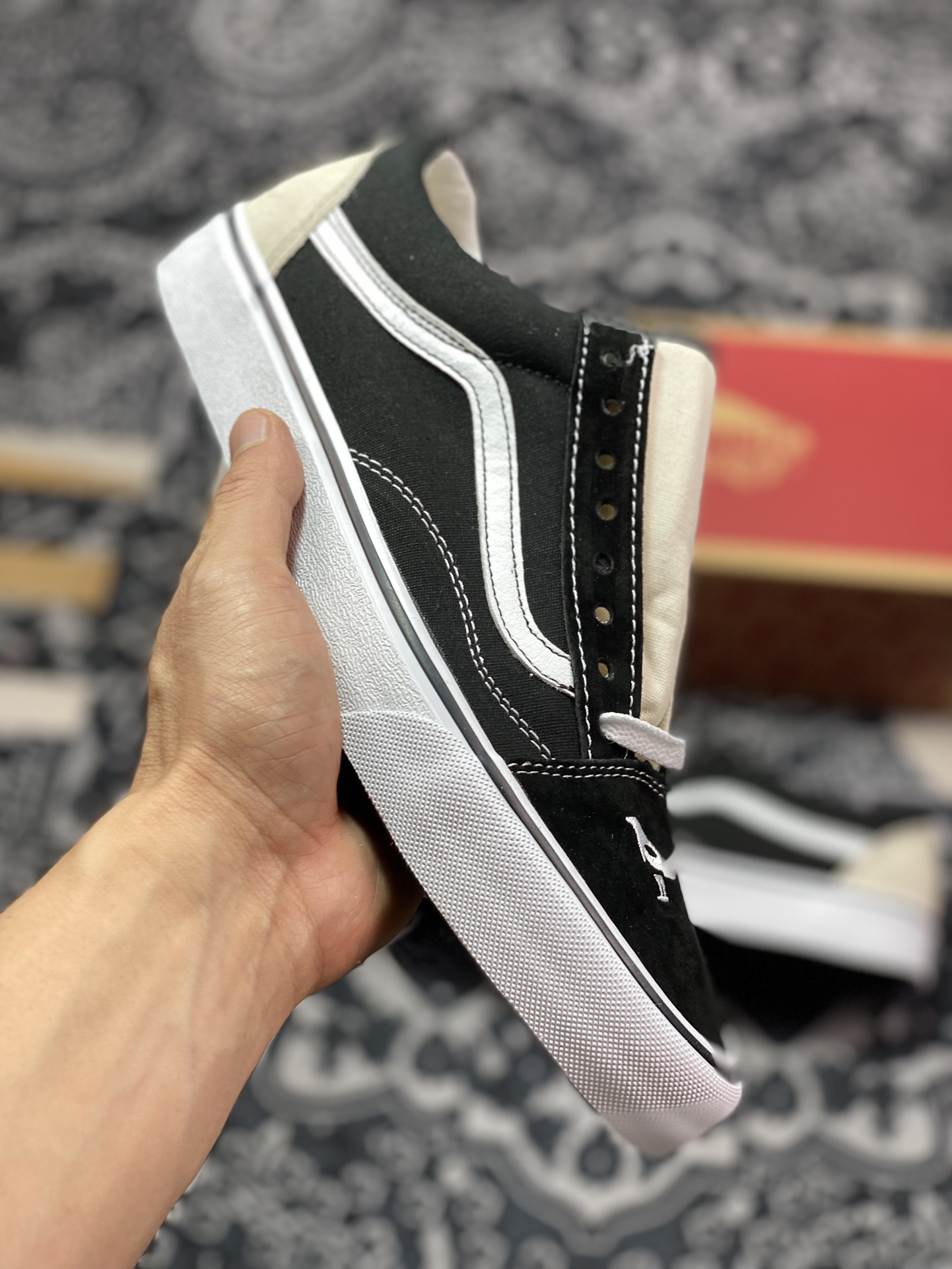 160  Vans Buzz Old Skool 和平鸽 经典黑白帆布拼接低帮运动板鞋 VN000CR5BPB1