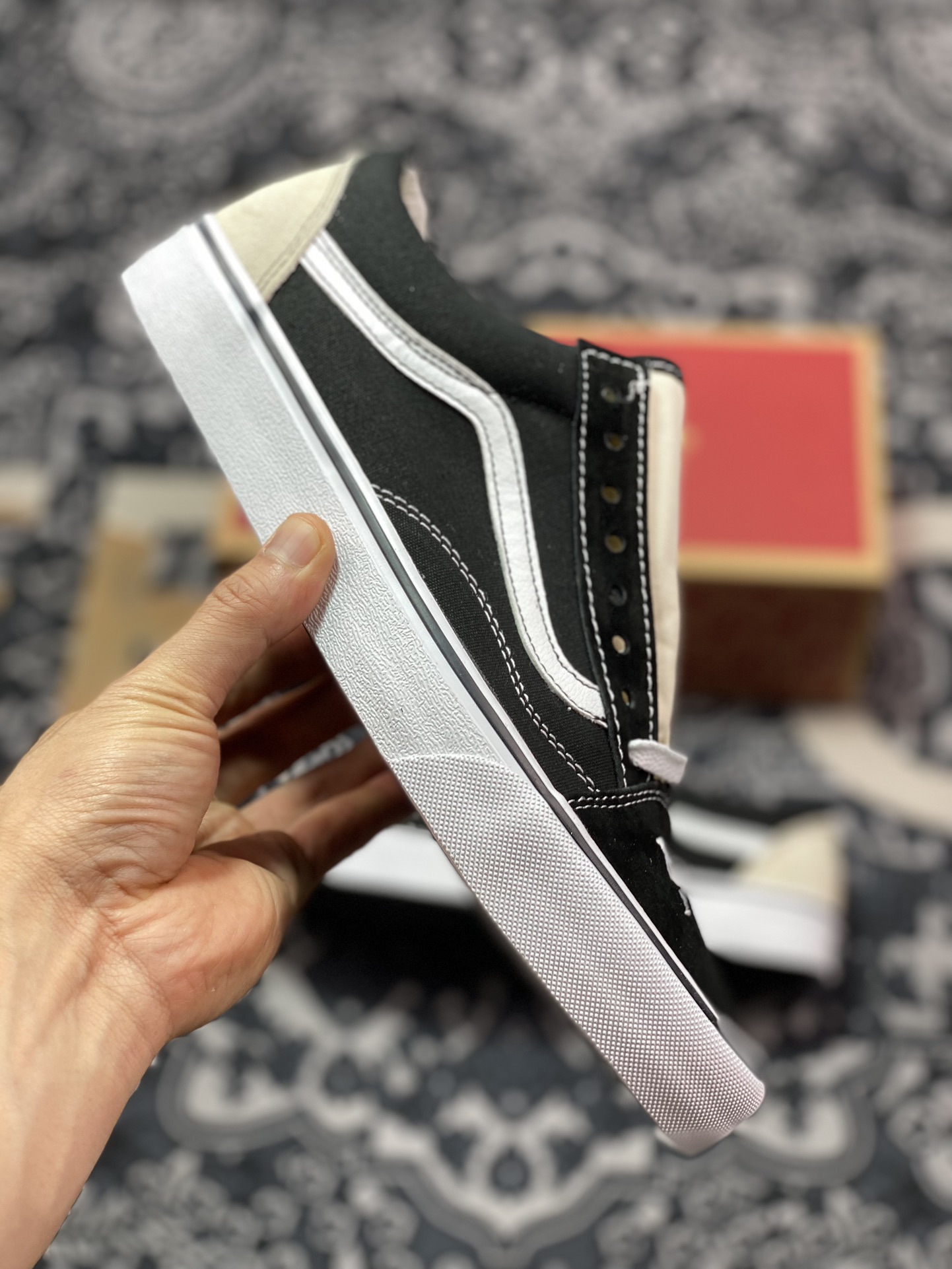 160  Vans Buzz Old Skool 和平鸽 经典黑白帆布拼接低帮运动板鞋 VN000CR5BPB1