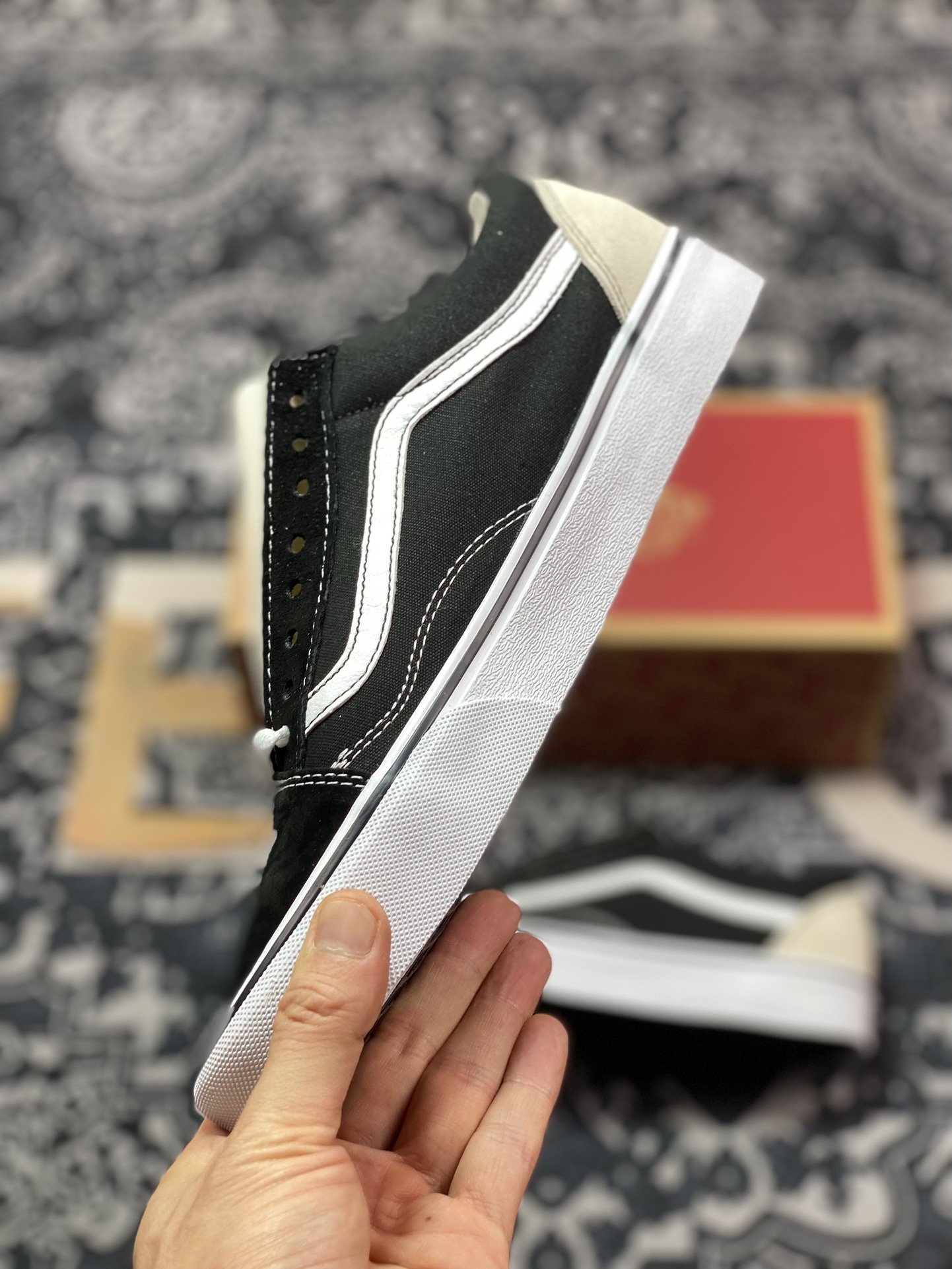 160  Vans Buzz Old Skool 和平鸽 经典黑白帆布拼接低帮运动板鞋 VN000CR5BPB1