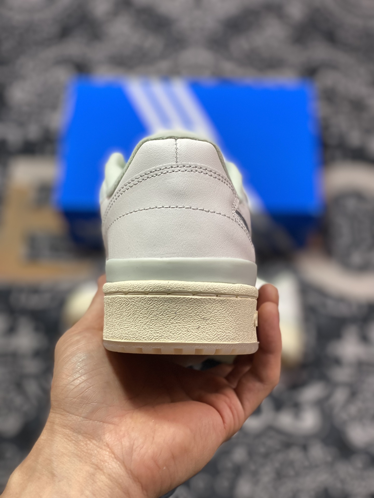 240 Adidas Originals Forum Low 罗马系列低帮板鞋“白银蓝”IG3973