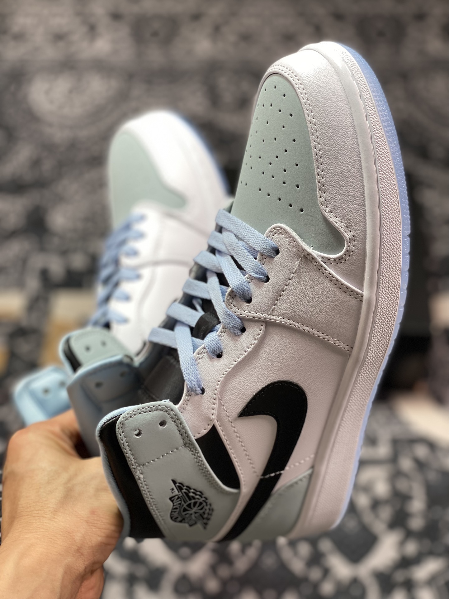 220  Air Jordan 1 Mid GS"White/Black/Ice Blue"AJ1乔丹一代篮球鞋“白黑冰蓝”DV1308-104