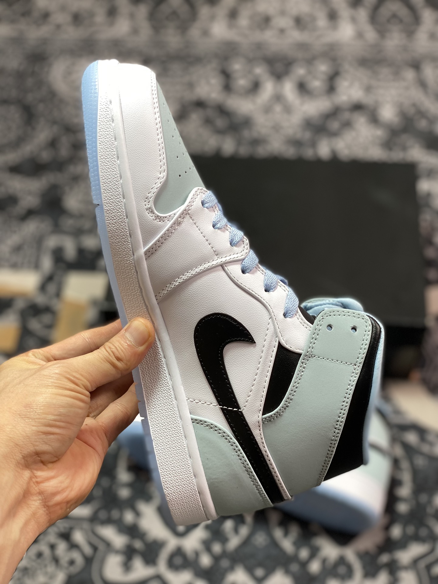 220  Air Jordan 1 Mid GS"White/Black/Ice Blue"AJ1乔丹一代篮球鞋“白黑冰蓝”DV1308-104