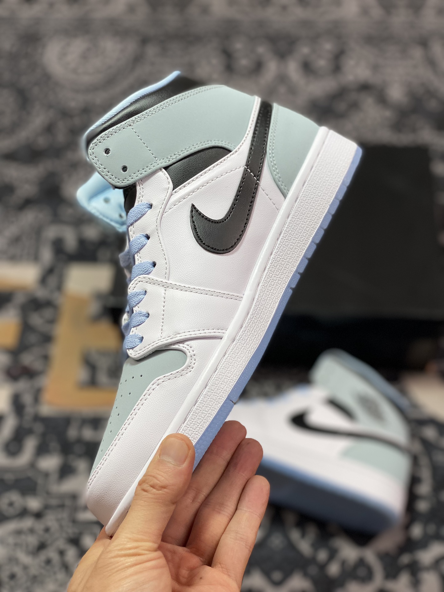 220  Air Jordan 1 Mid GS"White/Black/Ice Blue"AJ1乔丹一代篮球鞋“白黑冰蓝”DV1308-104