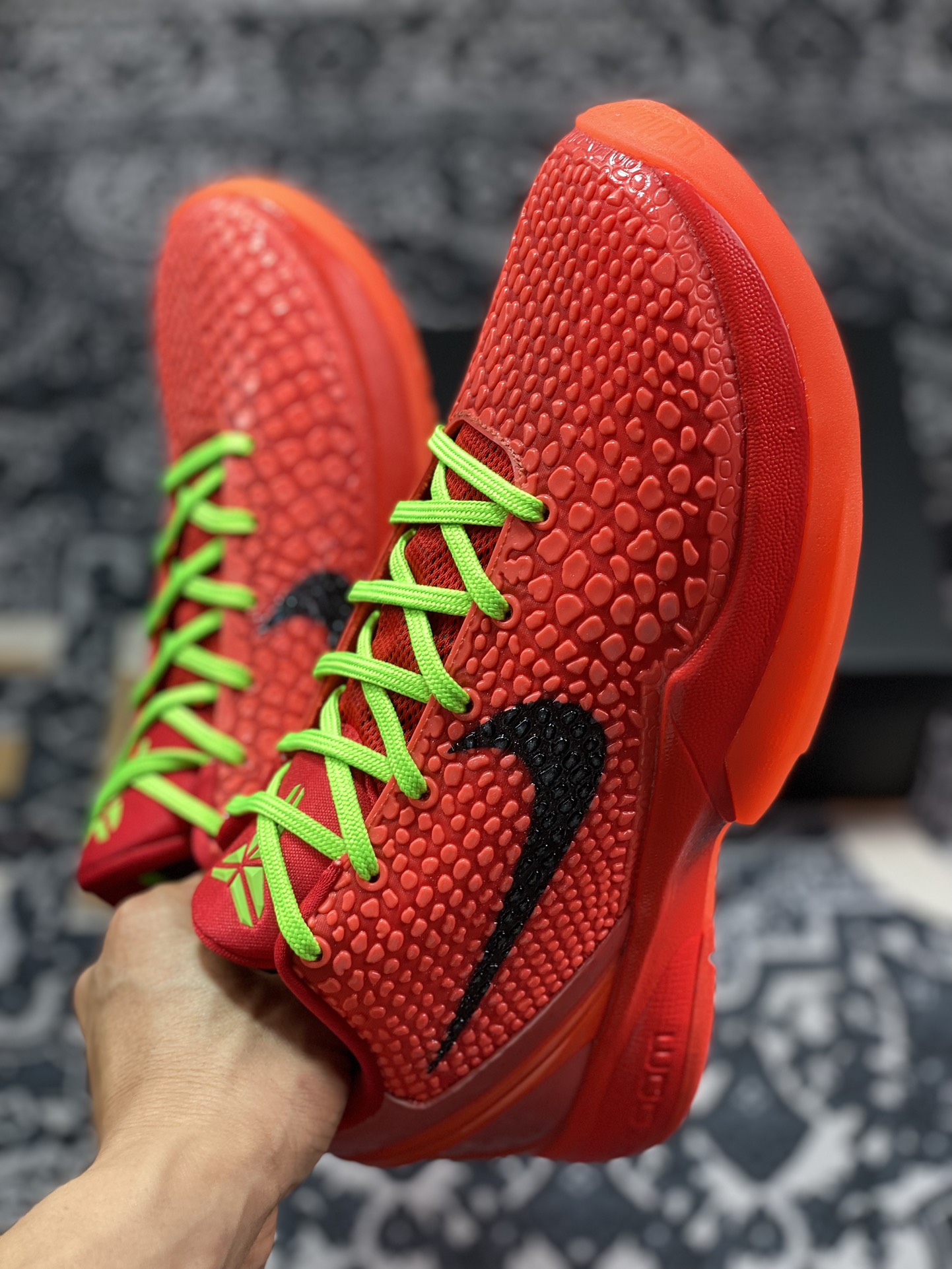 320 Zoom KOBE 6 Protro 科比六代 反转青蜂侠 圣诞战靴 FV4921-600