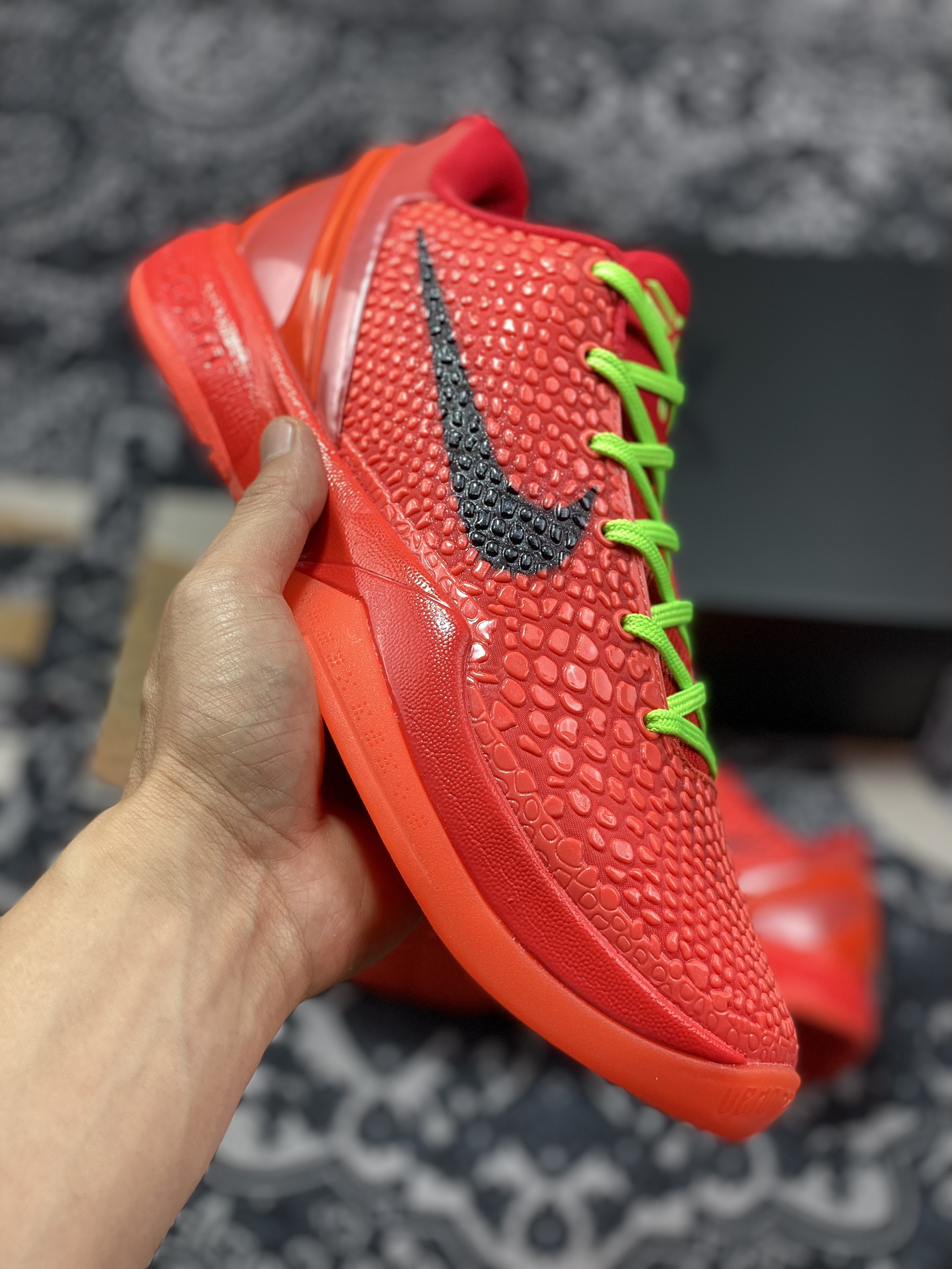 320 Zoom KOBE 6 Protro 科比六代 反转青蜂侠 圣诞战靴 FV4921-600