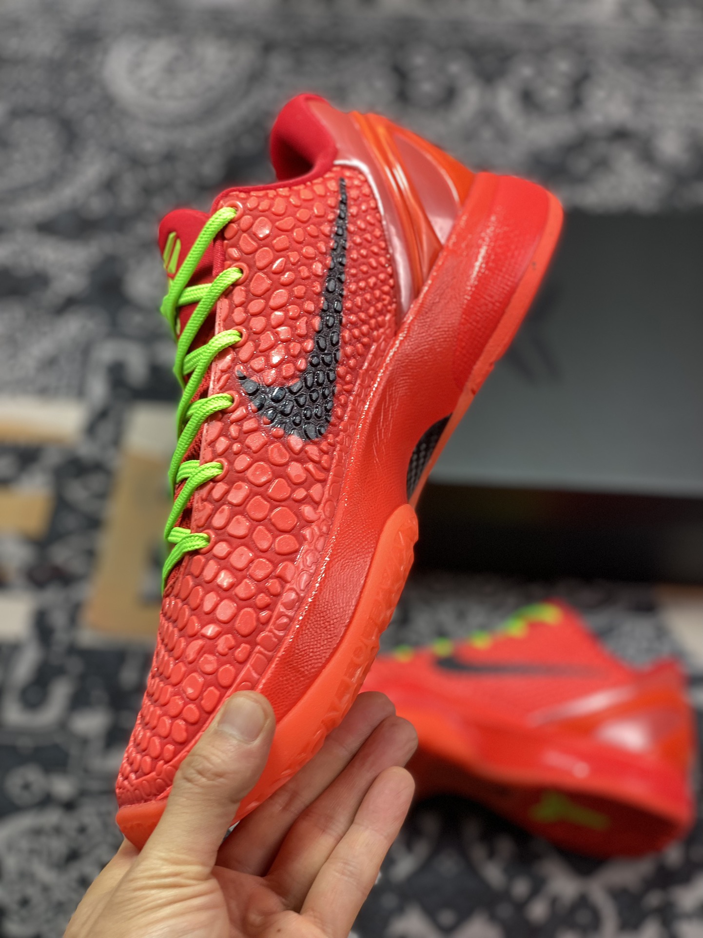 320 Zoom KOBE 6 Protro 科比六代 反转青蜂侠 圣诞战靴 FV4921-600