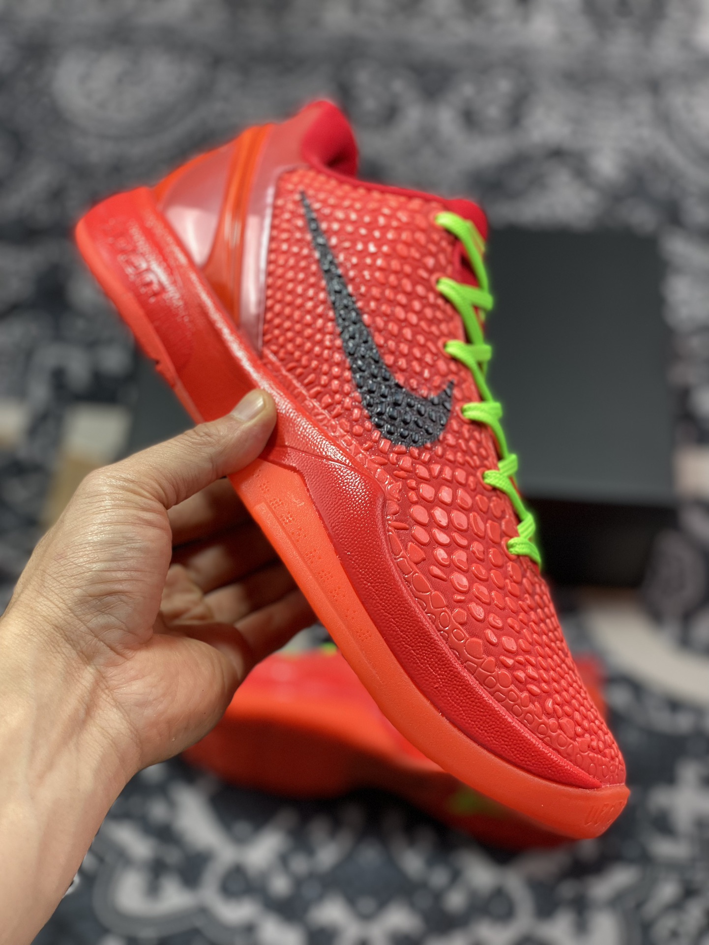 320 Zoom KOBE 6 Protro 科比六代 反转青蜂侠 圣诞战靴 FV4921-600