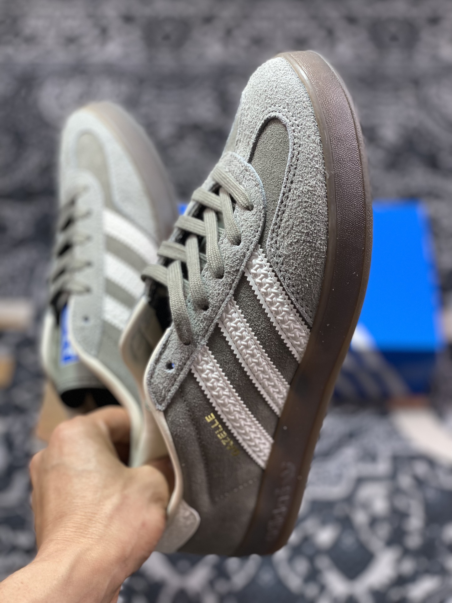 200 阿迪达斯Adidas Gazelle Indoor Trainers 羚羊内训系列低帮板鞋“翻毛铁灰白生胶底”IF1807