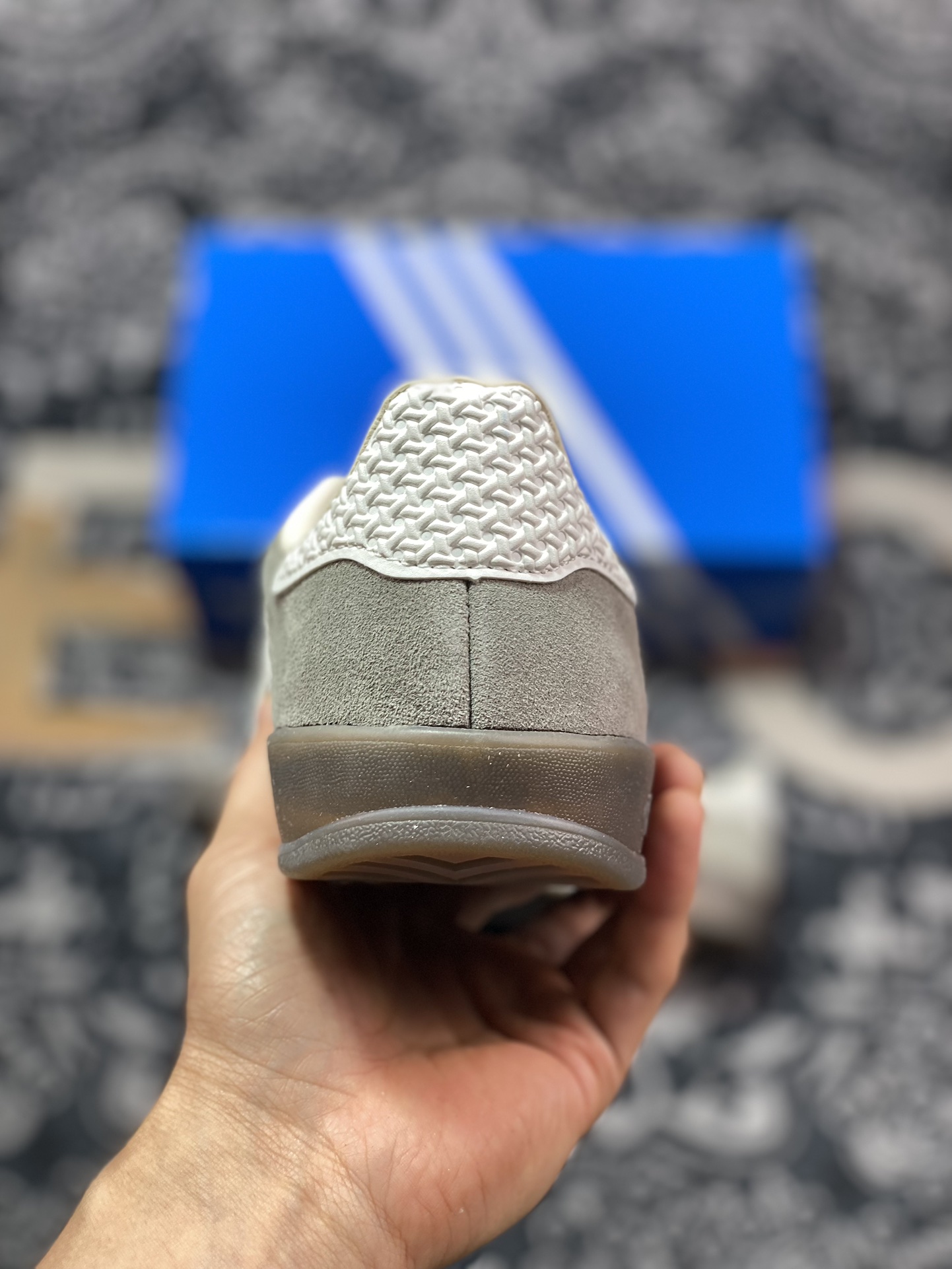 200 阿迪达斯Adidas Gazelle Indoor Trainers 羚羊内训系列低帮板鞋“翻毛铁灰白生胶底”IF1807