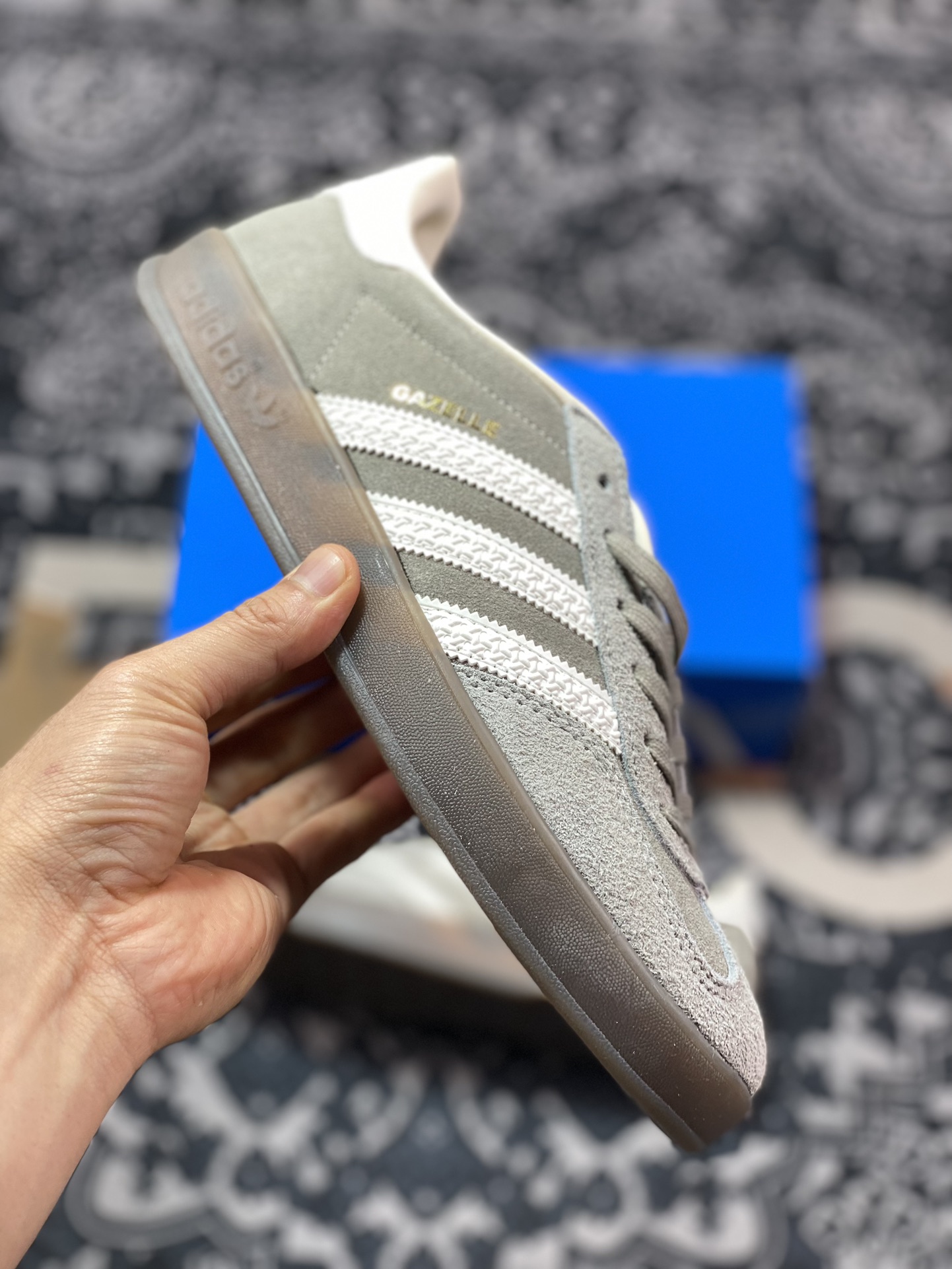 200 阿迪达斯Adidas Gazelle Indoor Trainers 羚羊内训系列低帮板鞋“翻毛铁灰白生胶底”IF1807