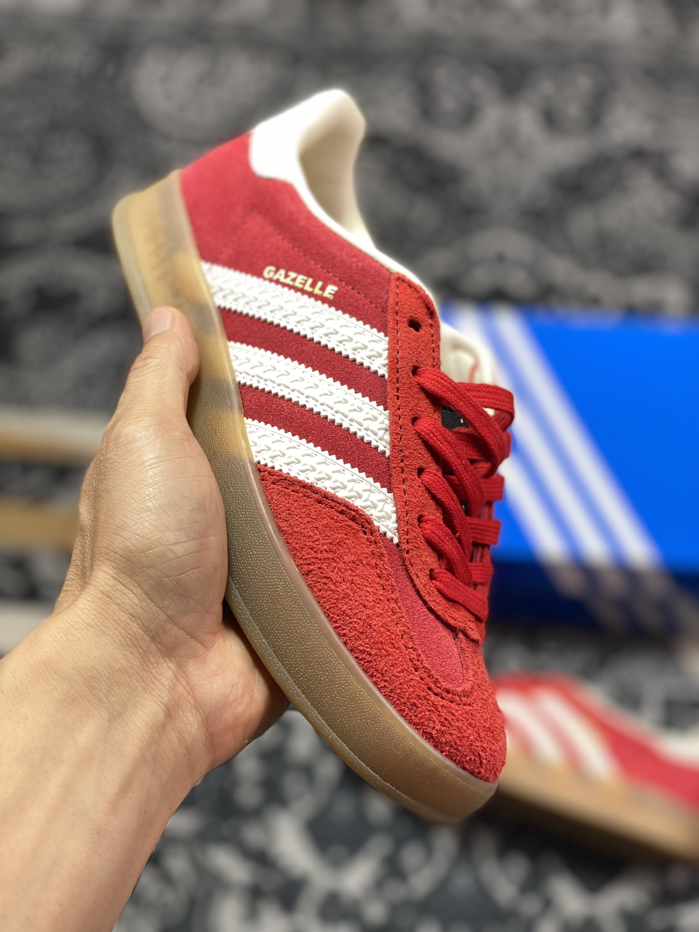 200 阿迪达斯Adidas Gazelle Indoor Trainers 羚羊内训系列低帮板鞋“翻毛红白生胶底”IF1808