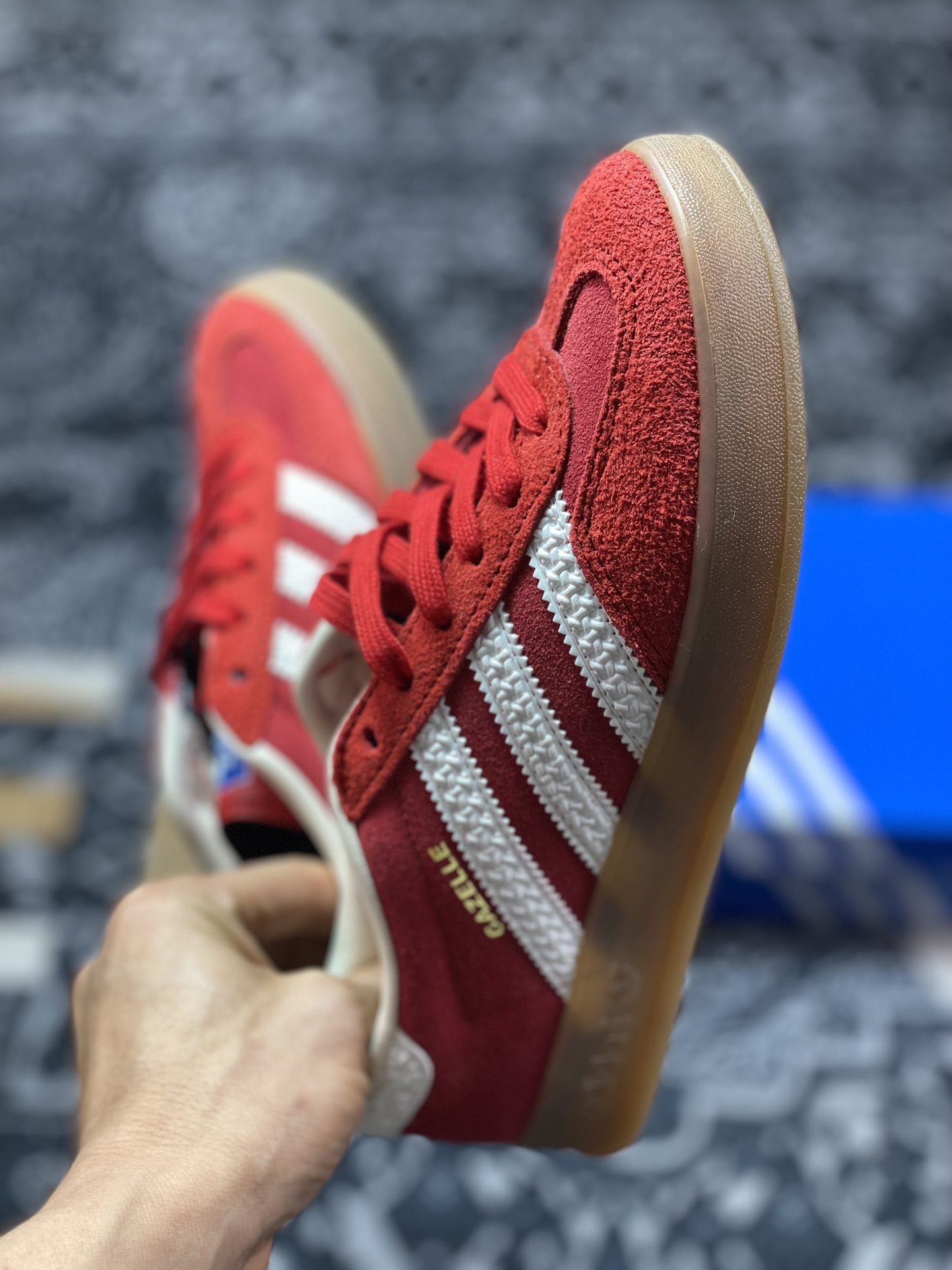 200 阿迪达斯Adidas Gazelle Indoor Trainers 羚羊内训系列低帮板鞋“翻毛红白生胶底”IF1808