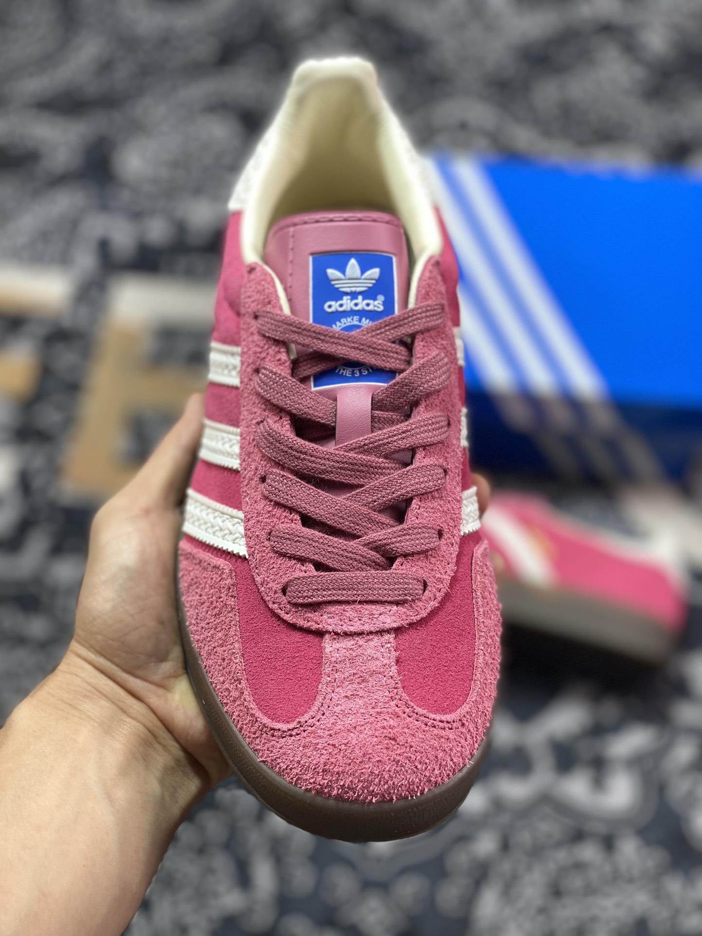 200 AD 阿迪 Gazelle Indoor 低帮运动休闲板鞋 IF1809 草莓熊