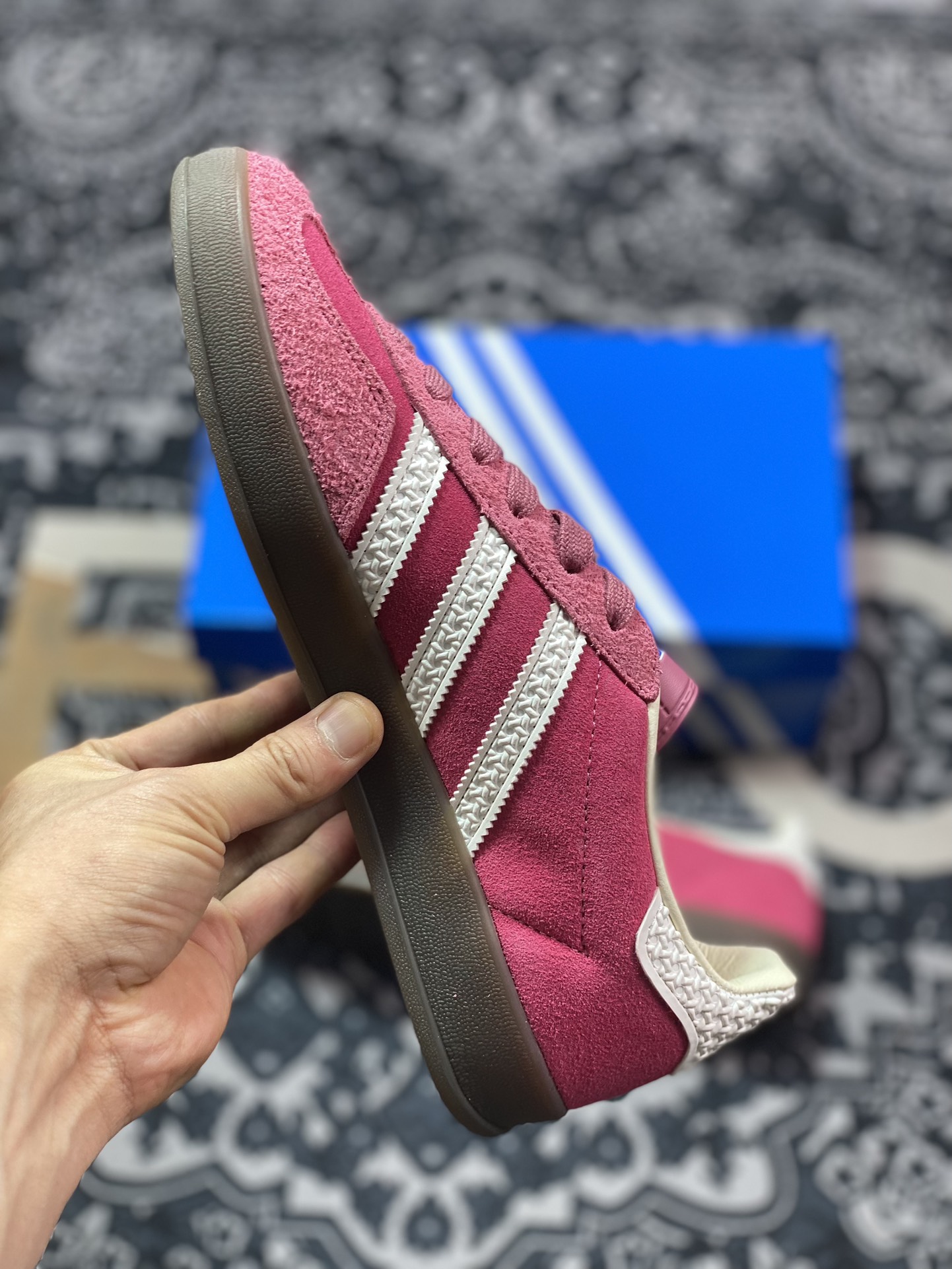 200 AD 阿迪 Gazelle Indoor 低帮运动休闲板鞋 IF1809 草莓熊
