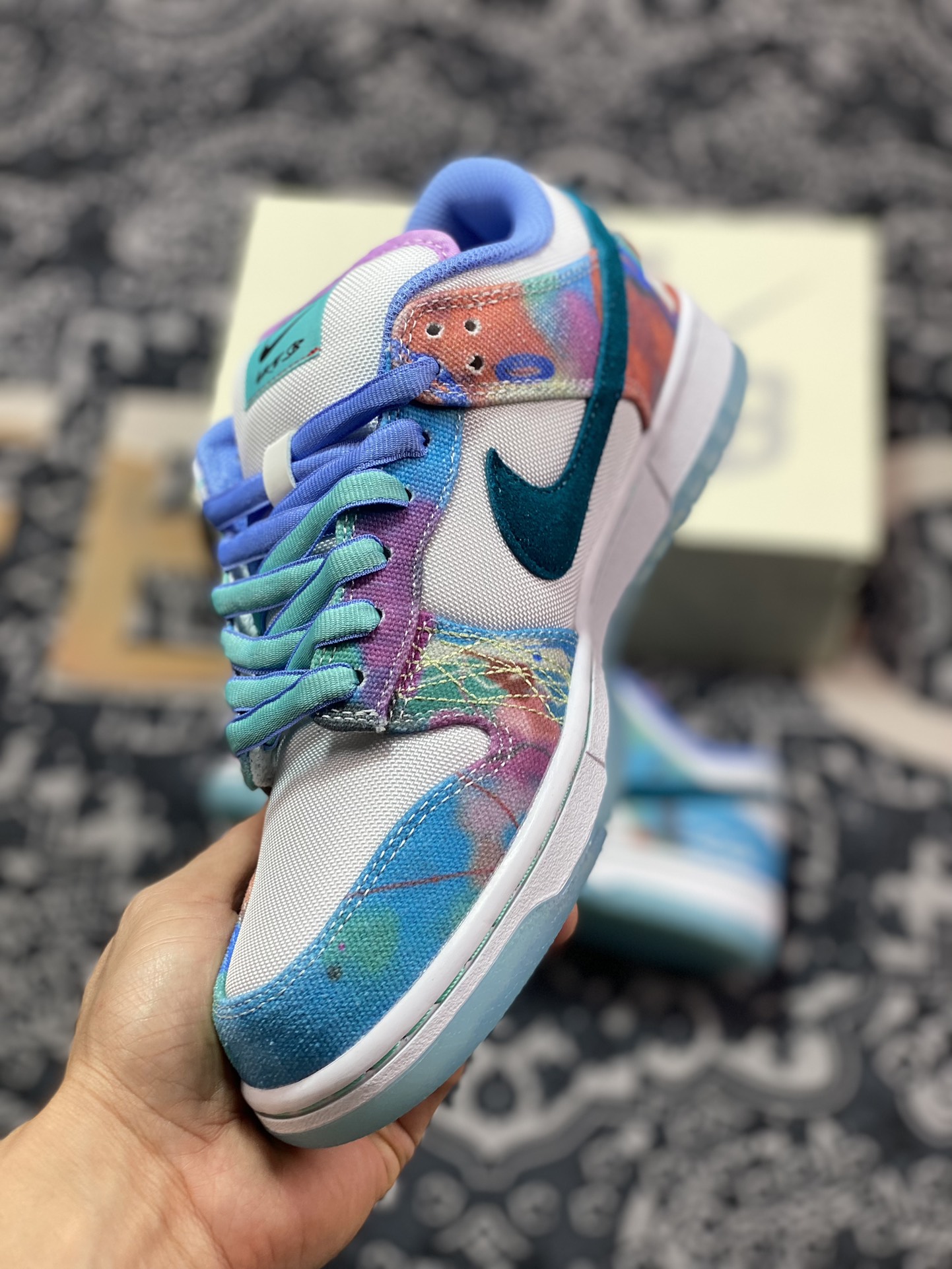 350 Futura Laboratories X Nike SB Dunk Low Pro"Bleached Aqua"扣篮板鞋“联名白水蓝水晶扎染涂鸦”HF6061-400