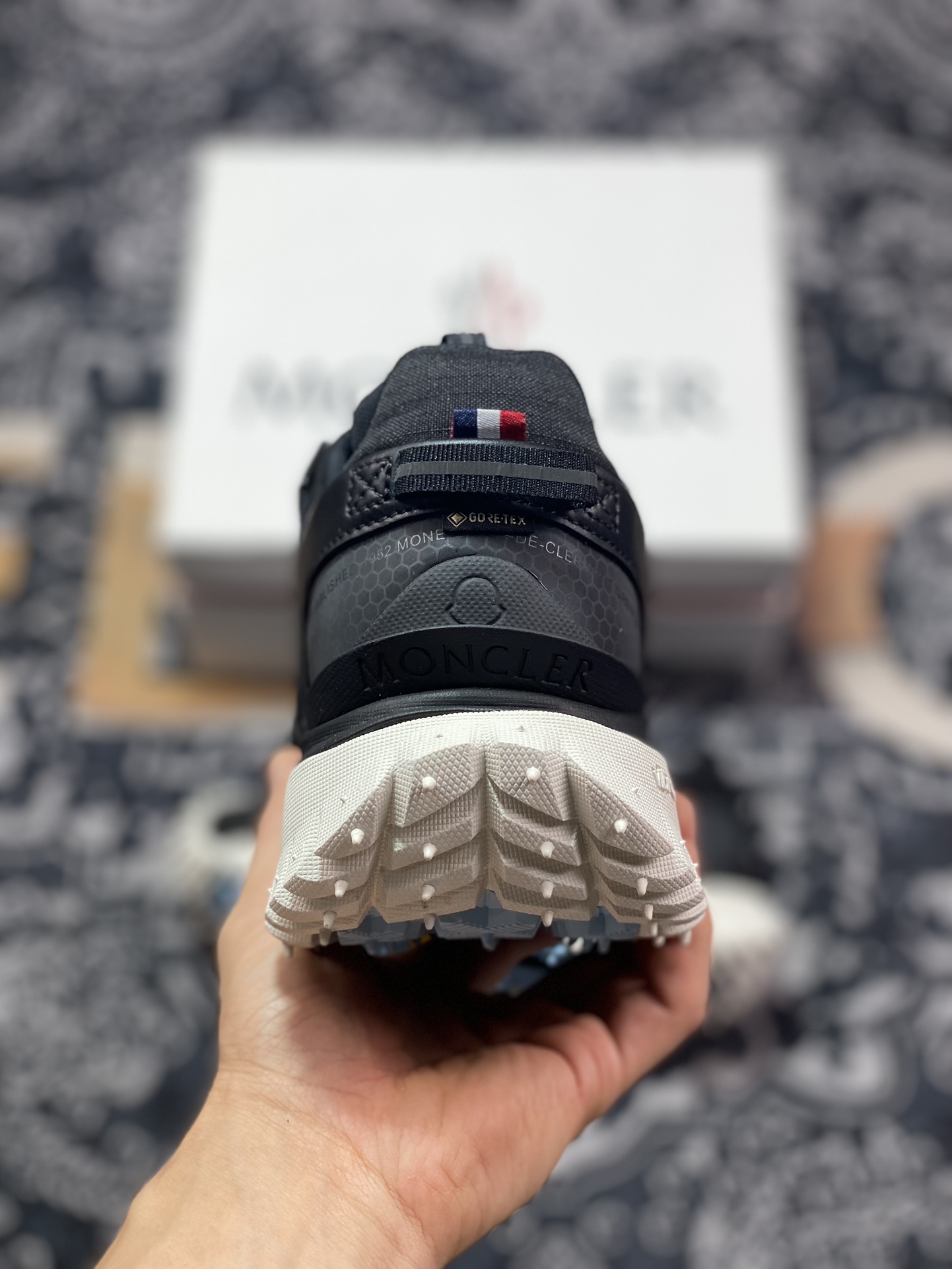 470 END. x Moncler Trailgrip Gore-Tex 越野旅行系列低帮运动鞋“皮革黑白”I209A4M00050M3211999