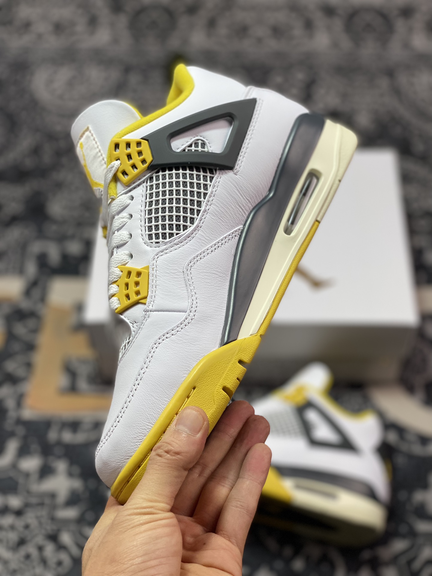 460 优选 原装级别Air Jordan AJ4 Retro 白黄雷公 AQ9129-101