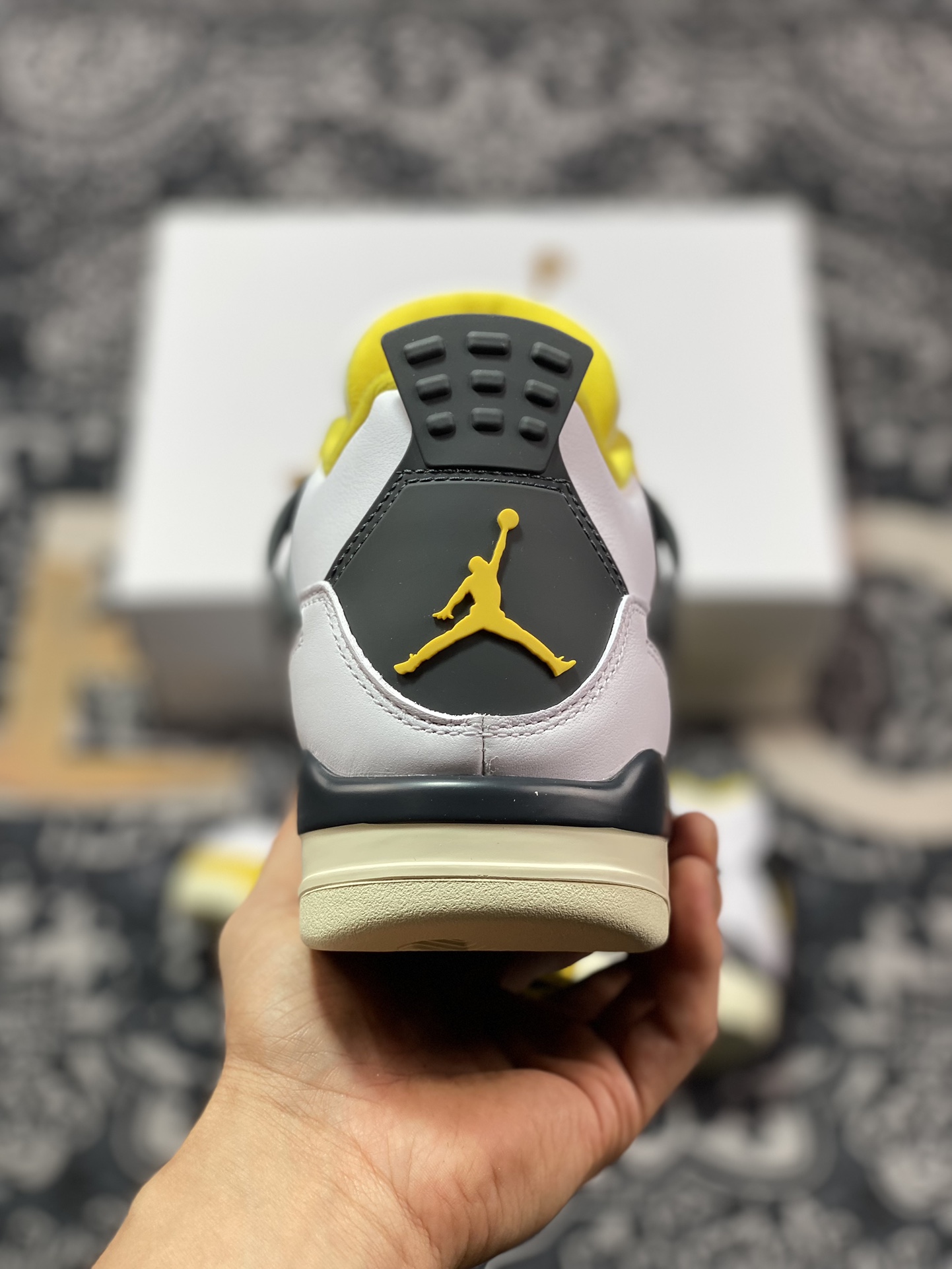 460 优选 原装级别Air Jordan AJ4 Retro 白黄雷公 AQ9129-101