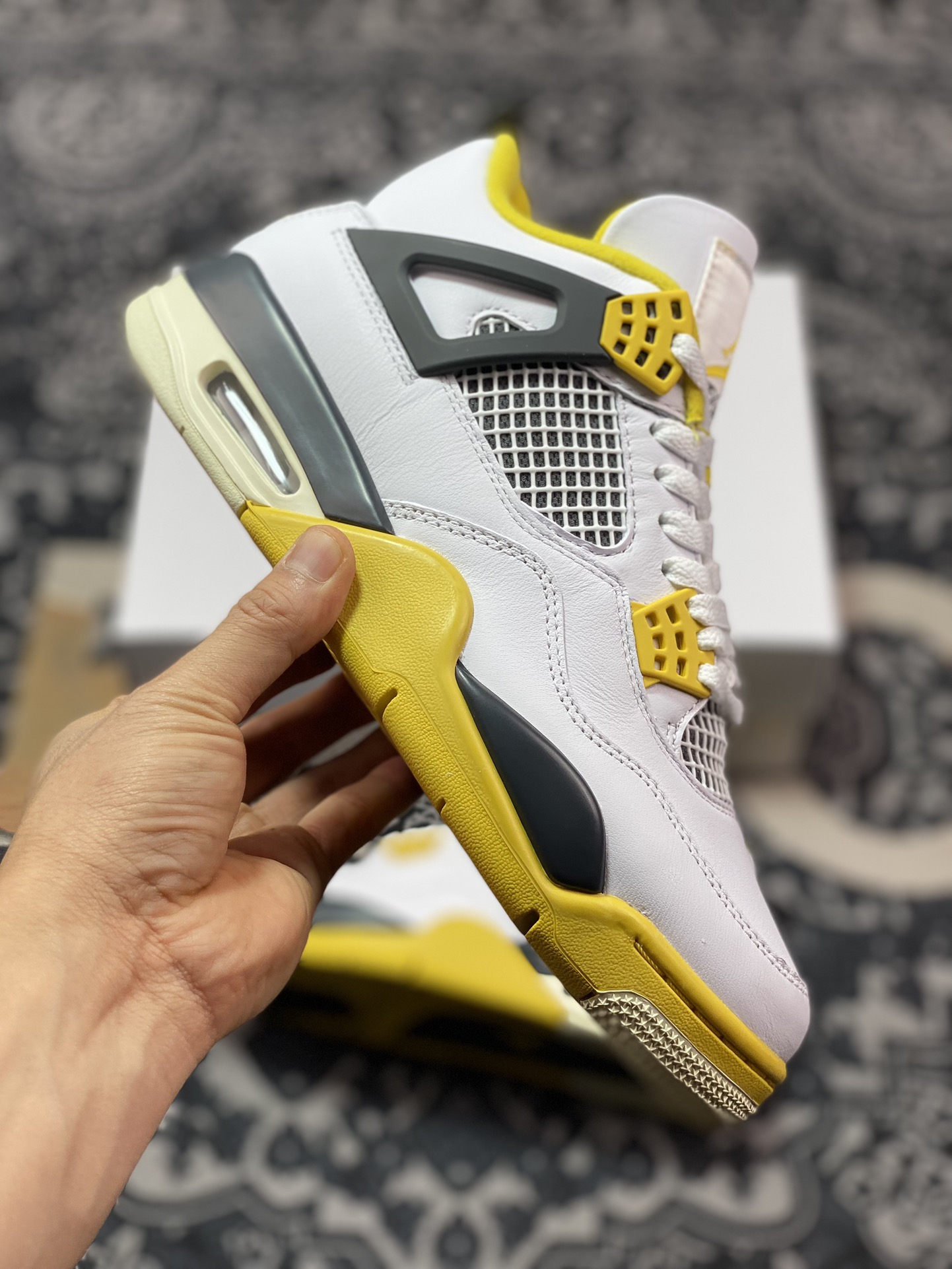 460 优选 原装级别Air Jordan AJ4 Retro 白黄雷公 AQ9129-101