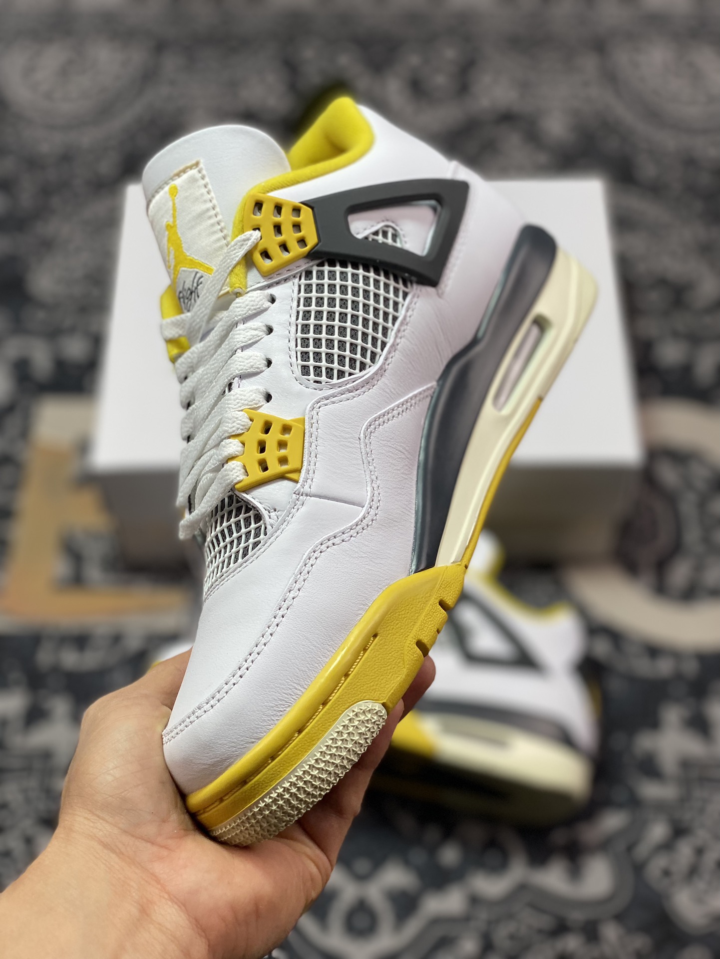 460 优选 原装级别Air Jordan AJ4 Retro 白黄雷公 AQ9129-101