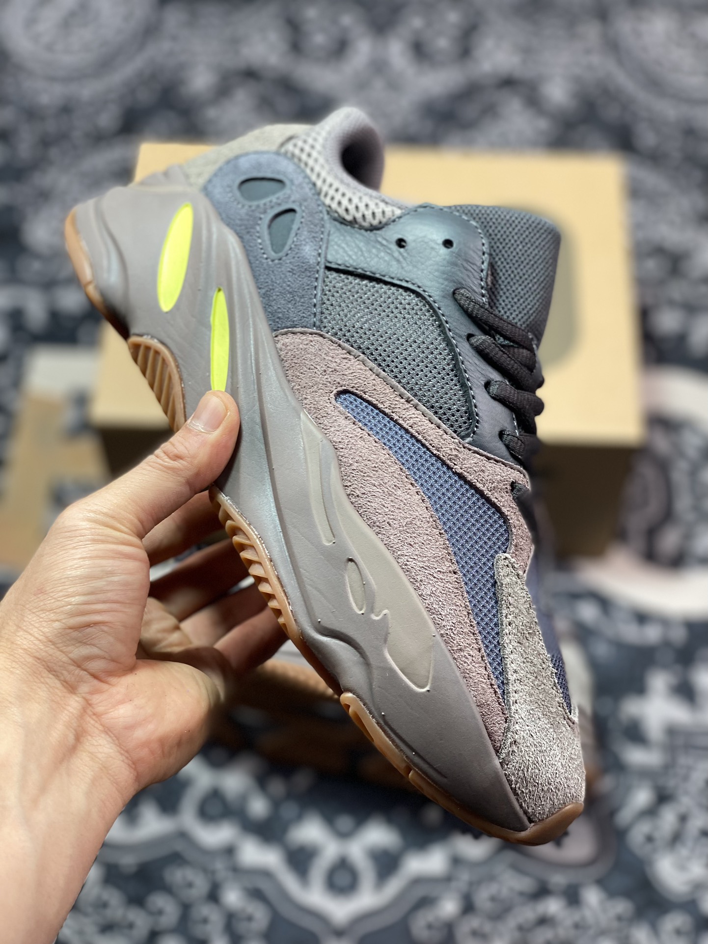 240 原装级别 AD 阿迪 YEEZY Boost 700V2 棕色 EE9614