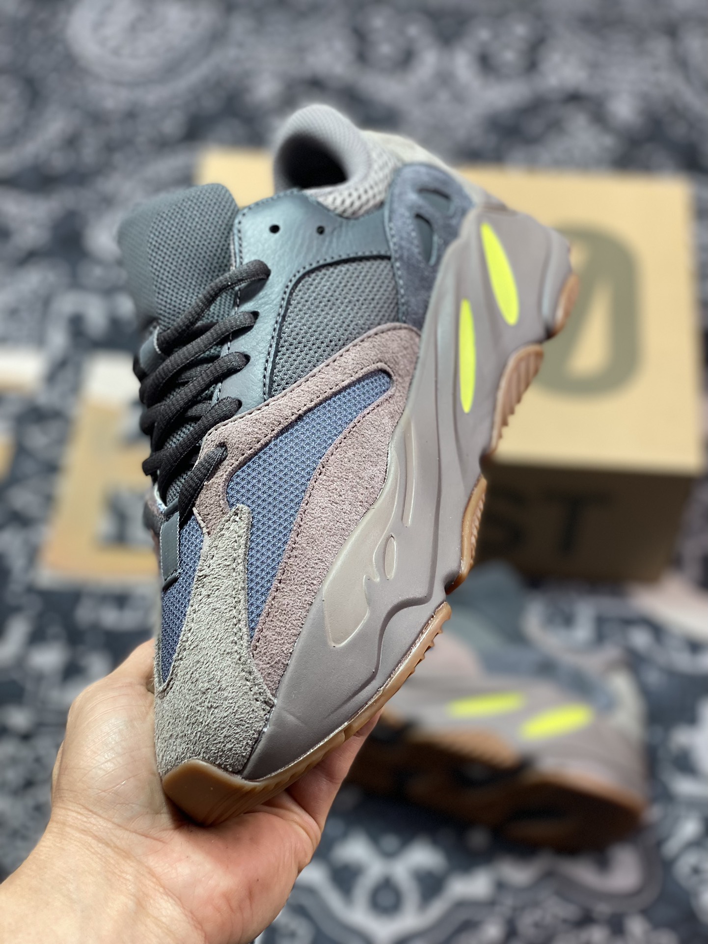 240 原装级别 AD 阿迪 YEEZY Boost 700V2 棕色 EE9614