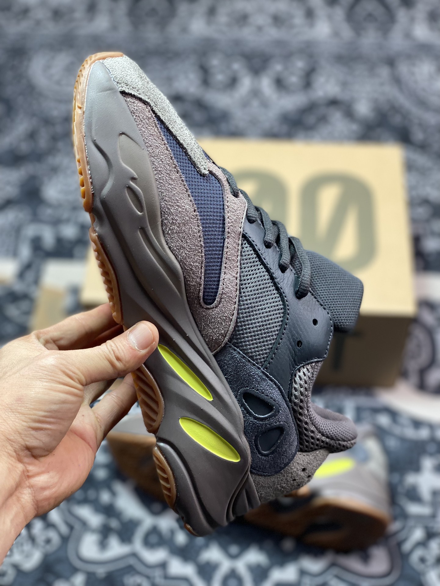 240 原装级别 AD 阿迪 YEEZY Boost 700V2 棕色 EE9614