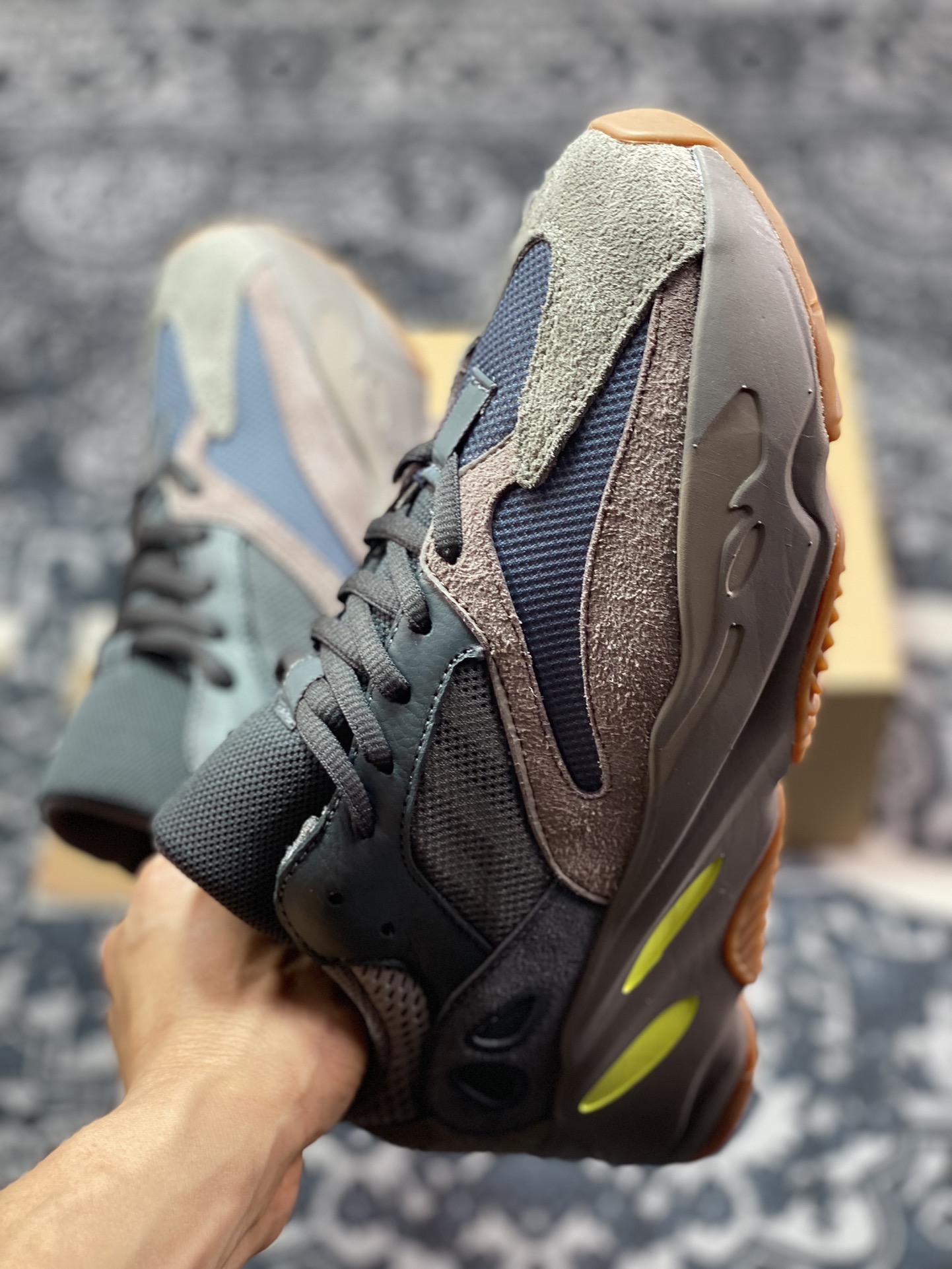 240 原装级别 AD 阿迪 YEEZY Boost 700V2 棕色 EE9614