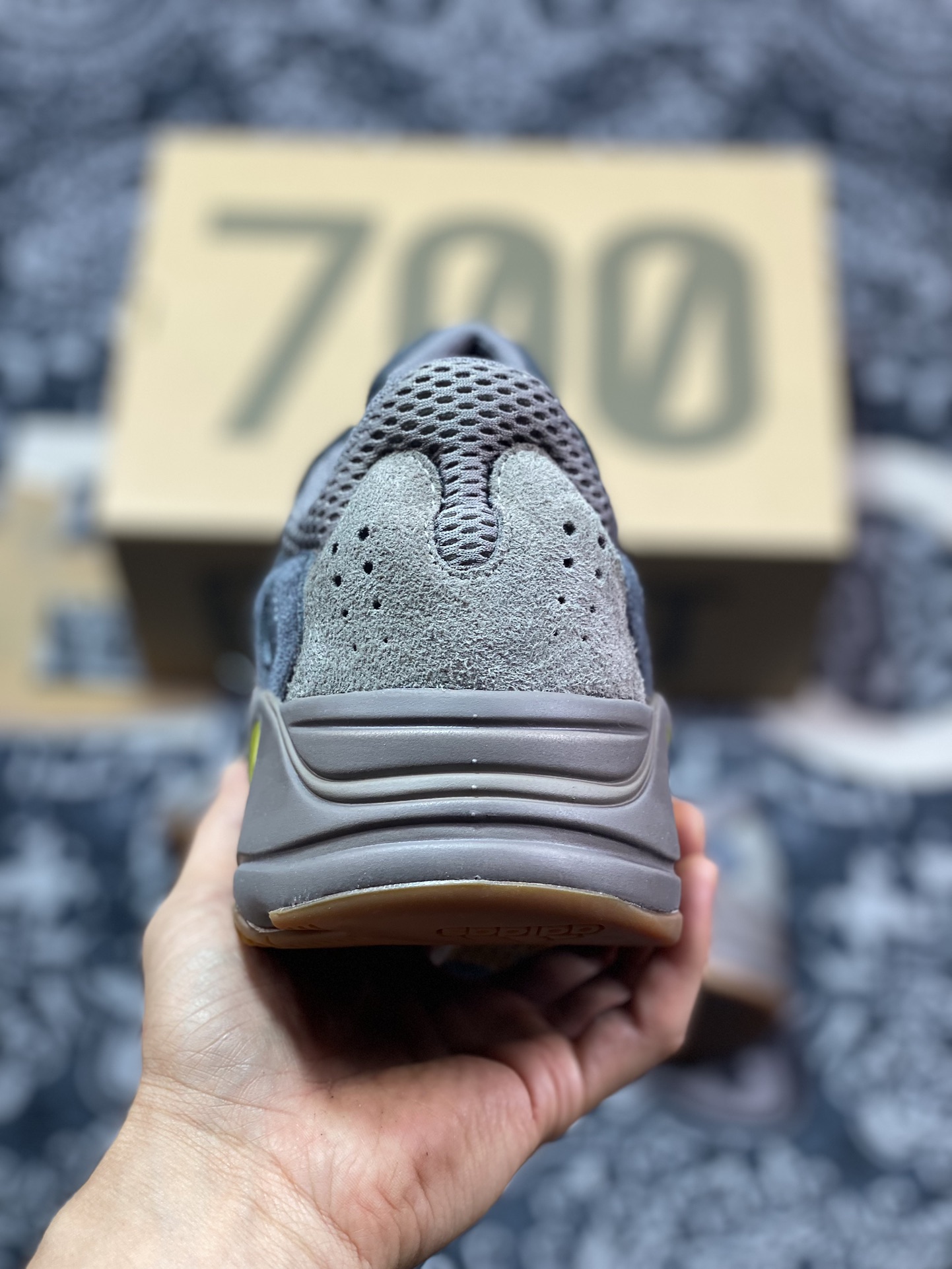 240 原装级别 AD 阿迪 YEEZY Boost 700V2 棕色 EE9614