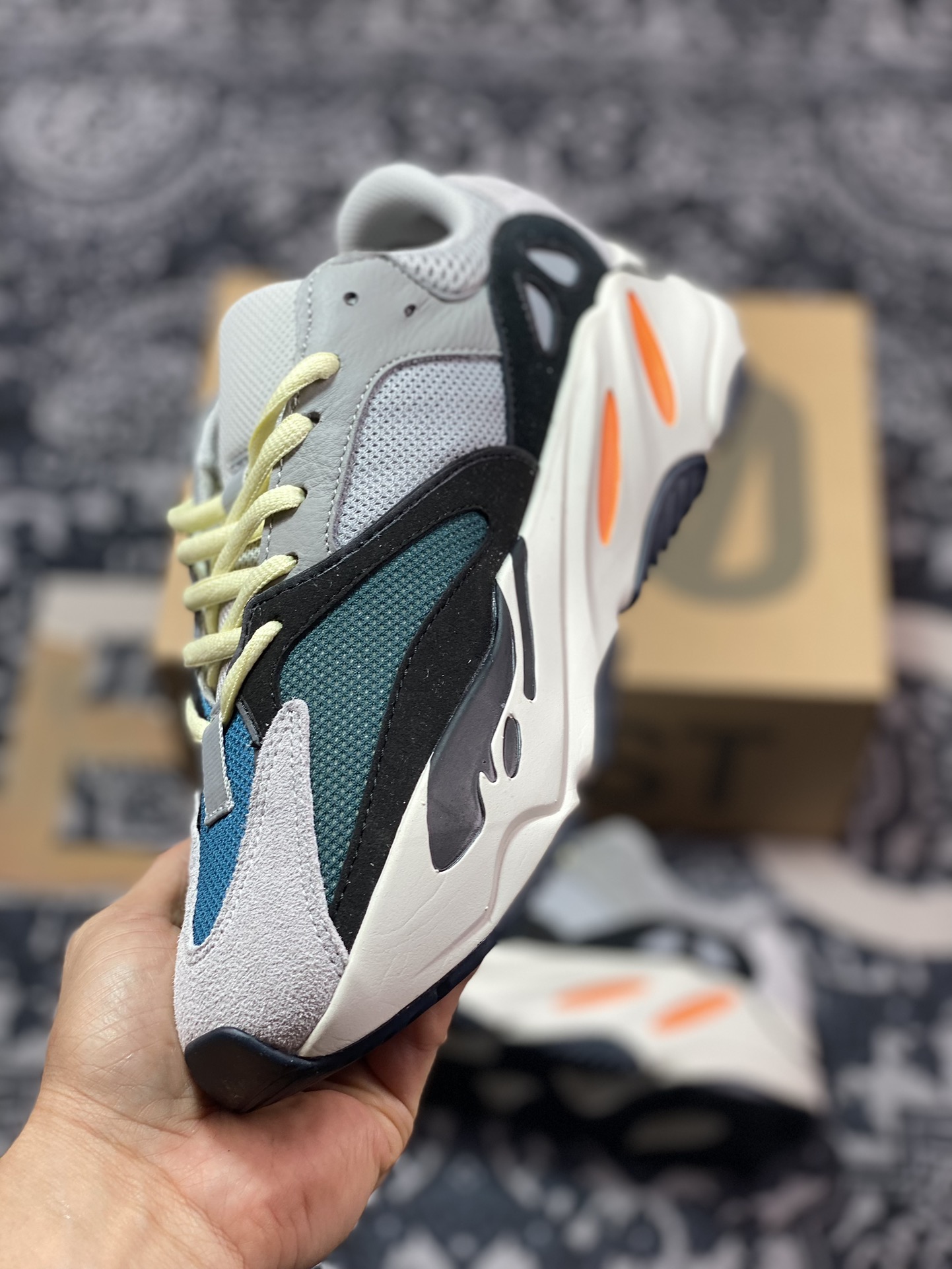 240 原装级别 AD 阿迪 YEEZY Boost 700V2 初代 B75571