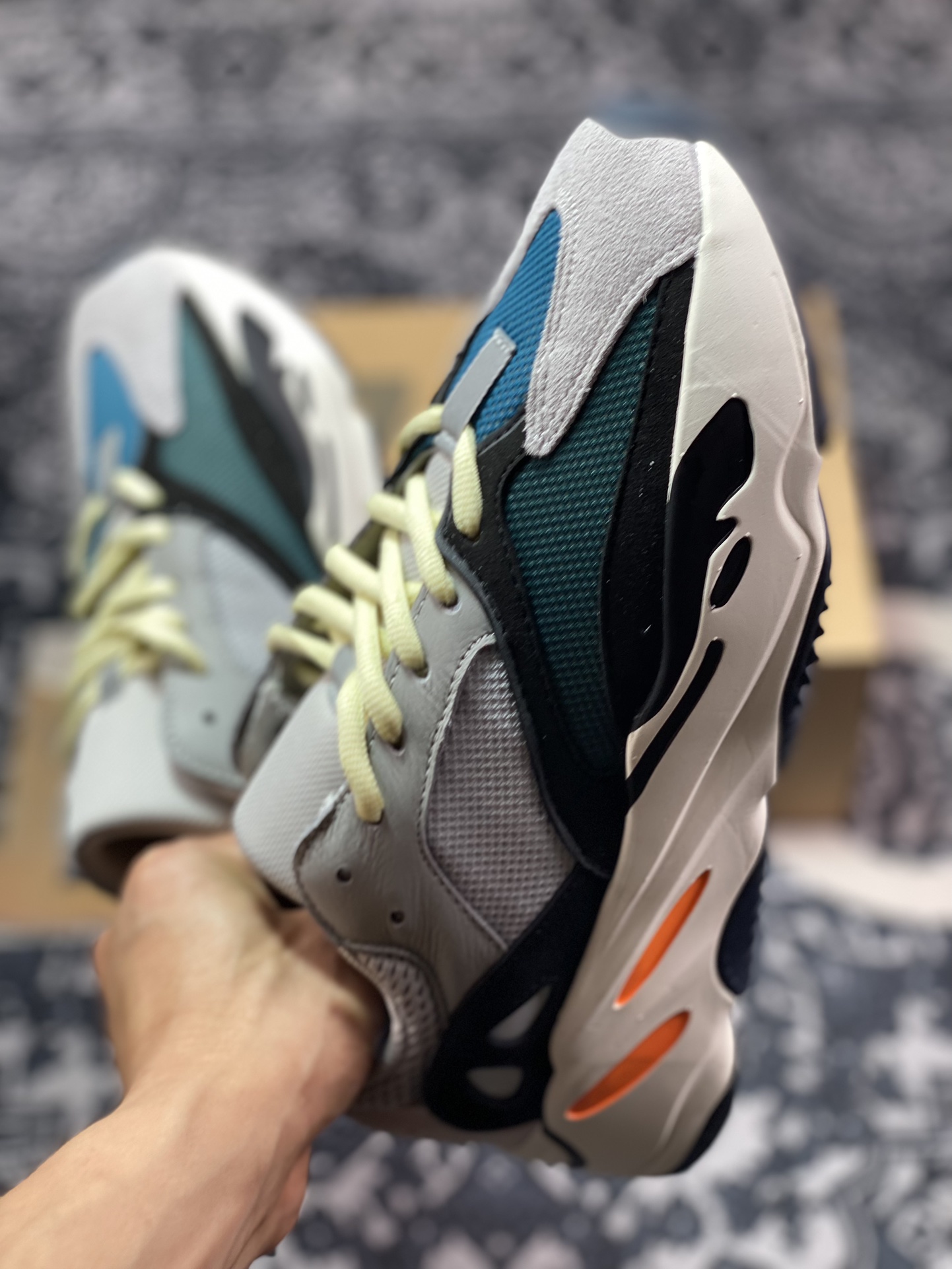 240 原装级别 AD 阿迪 YEEZY Boost 700V2 初代 B75571